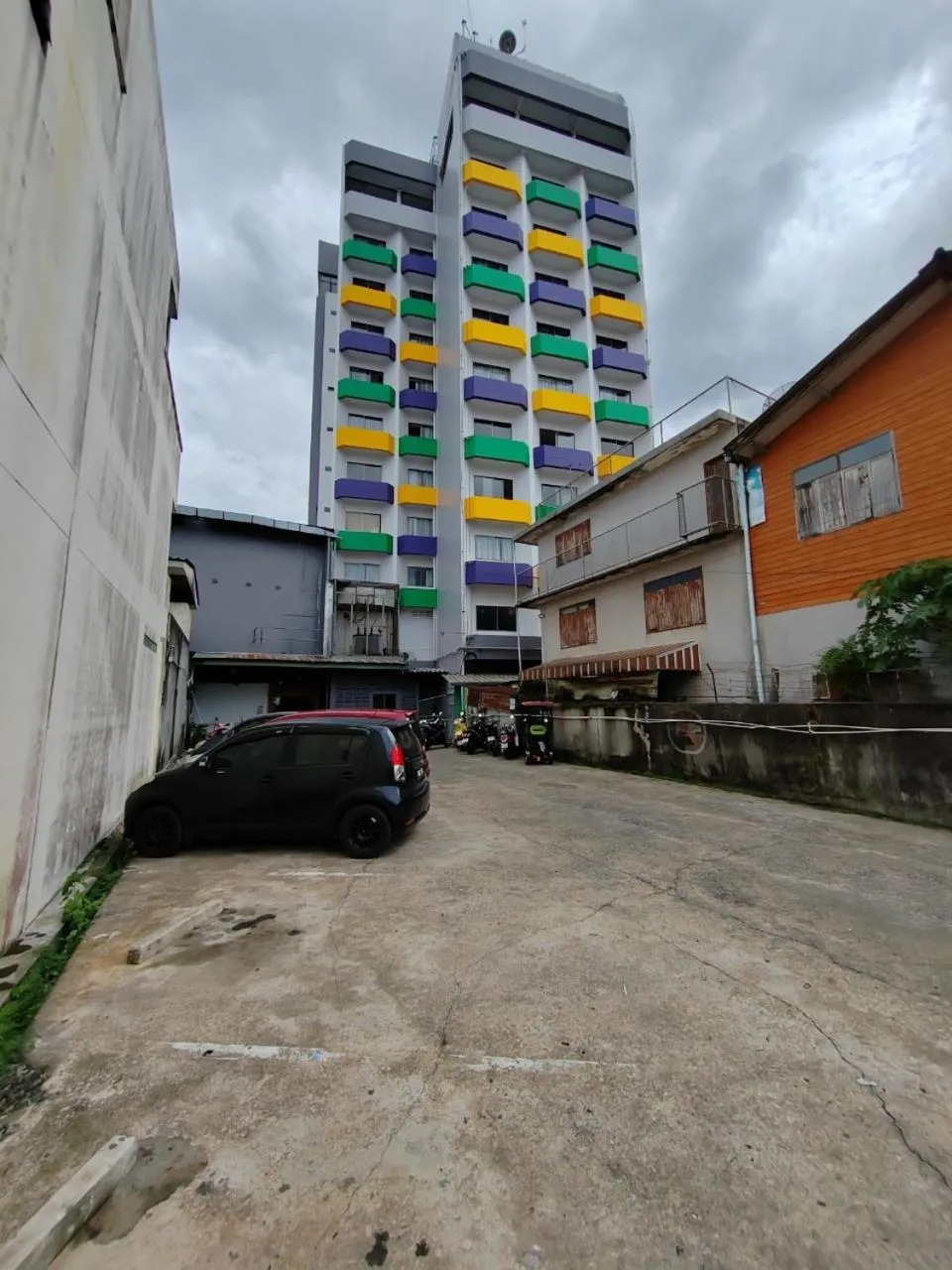 Parking in INTERTOWER HOTEL (SHA)