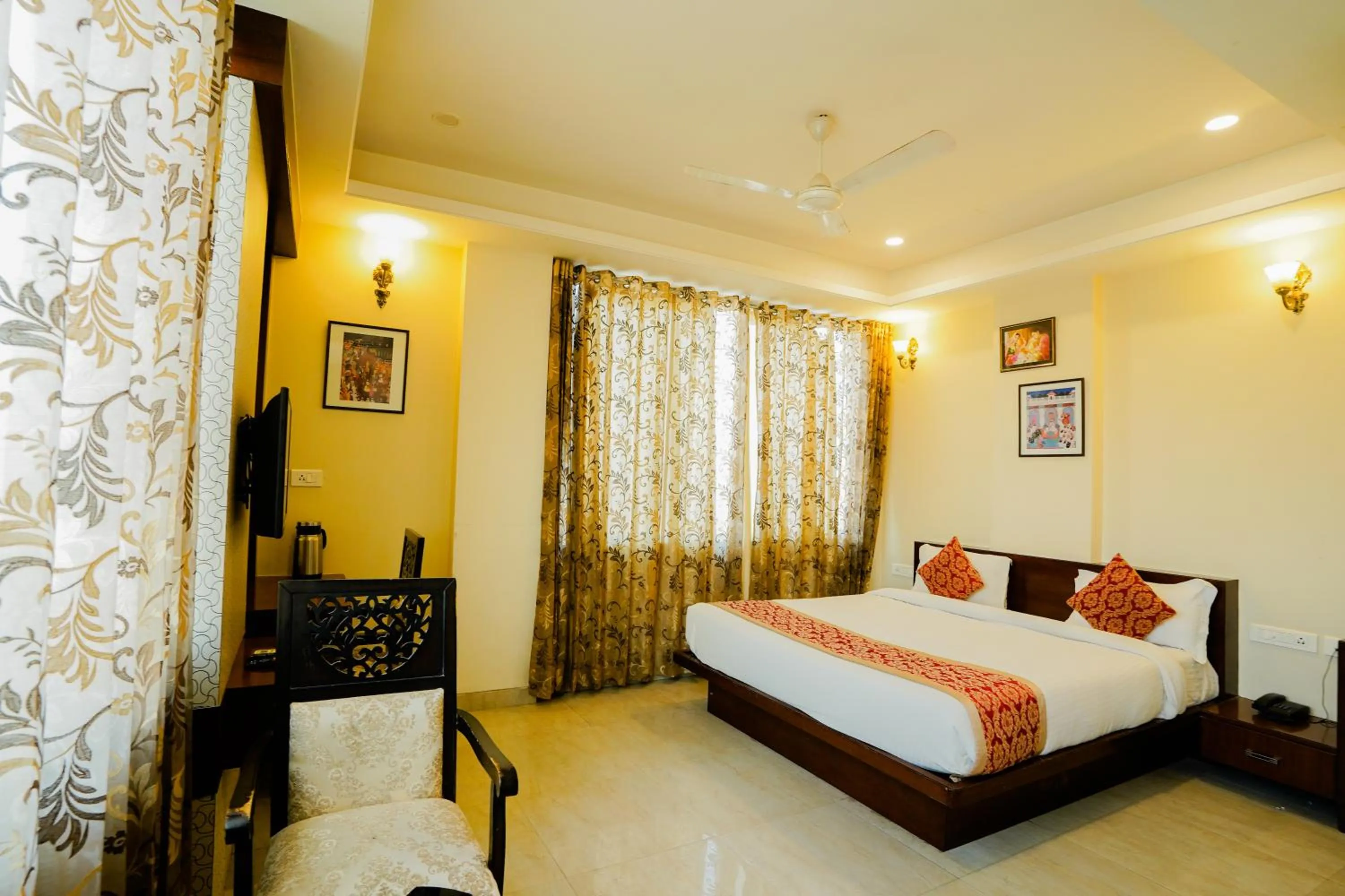 Bed in Hotel Cheelgadi