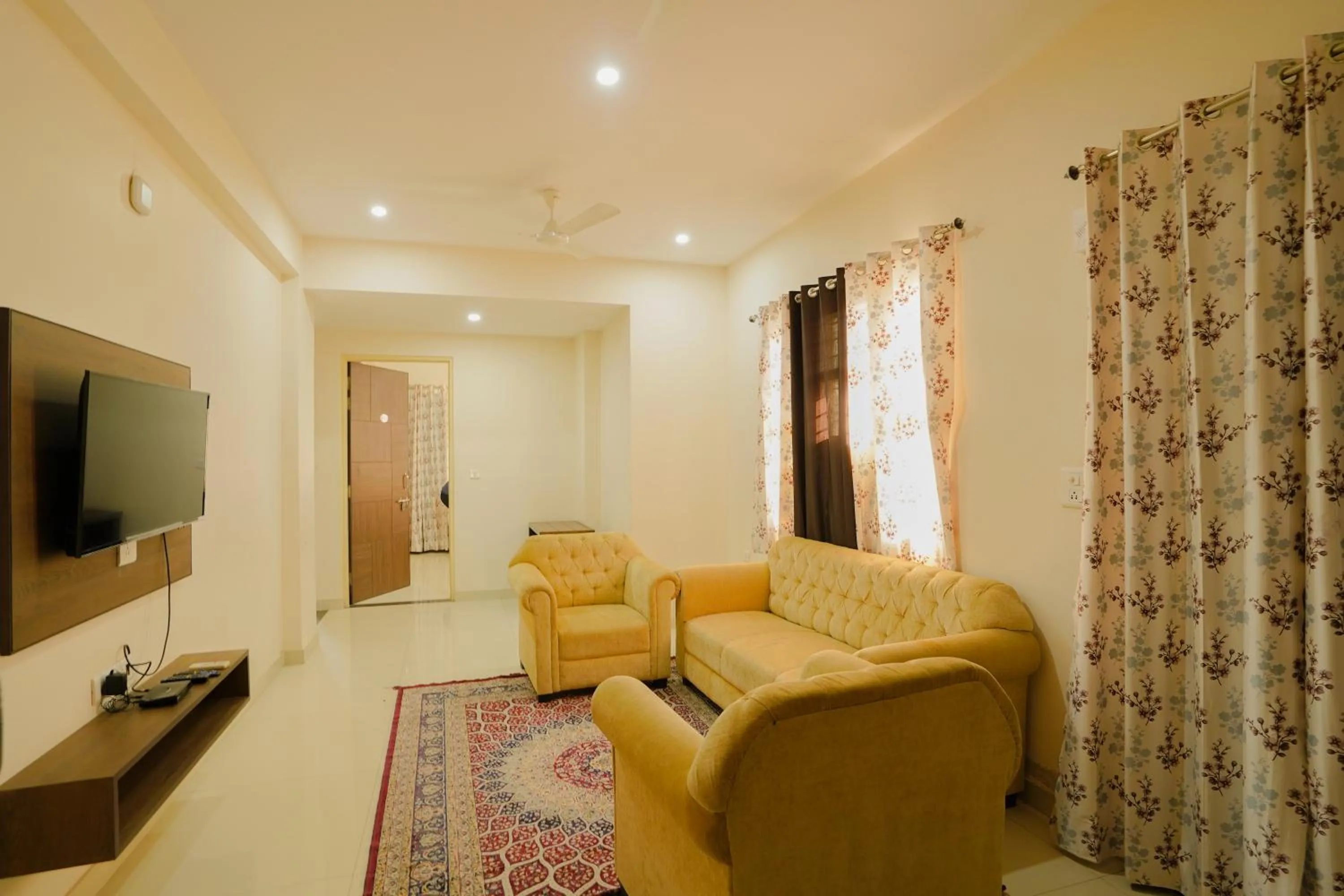 TV and multimedia in Hotel Cheelgadi