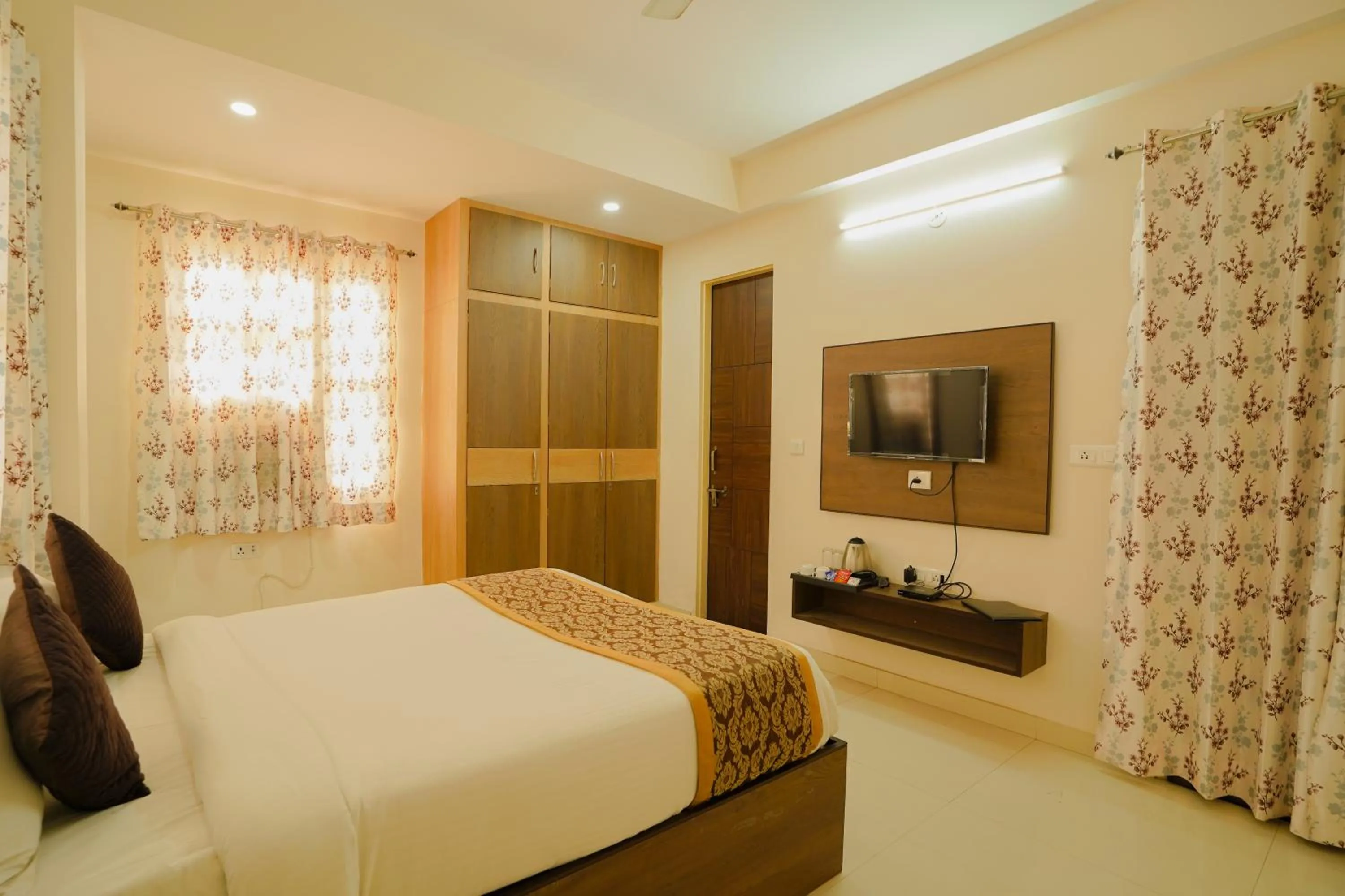 Bed in Hotel Cheelgadi