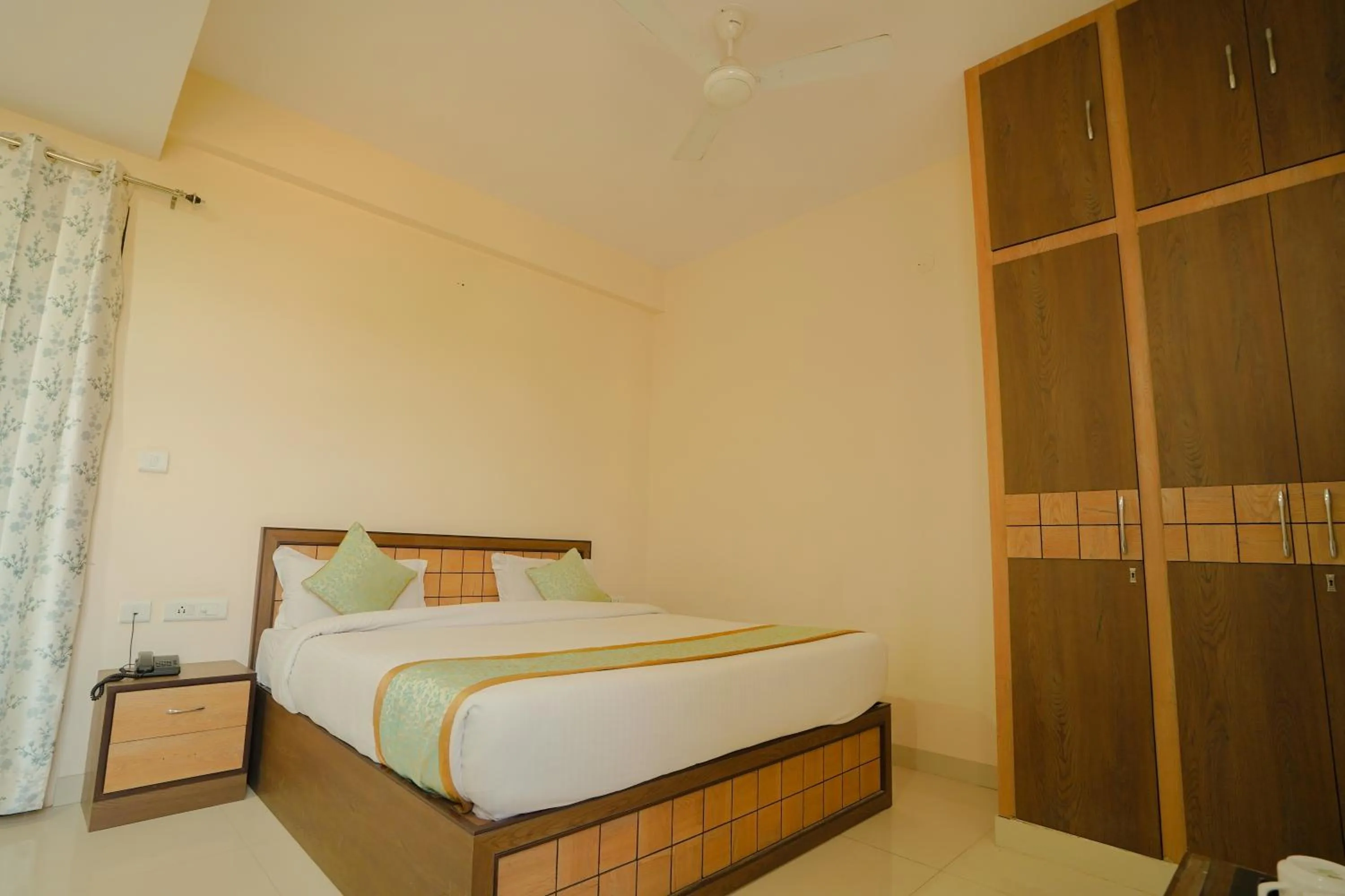 Bed in Hotel Cheelgadi