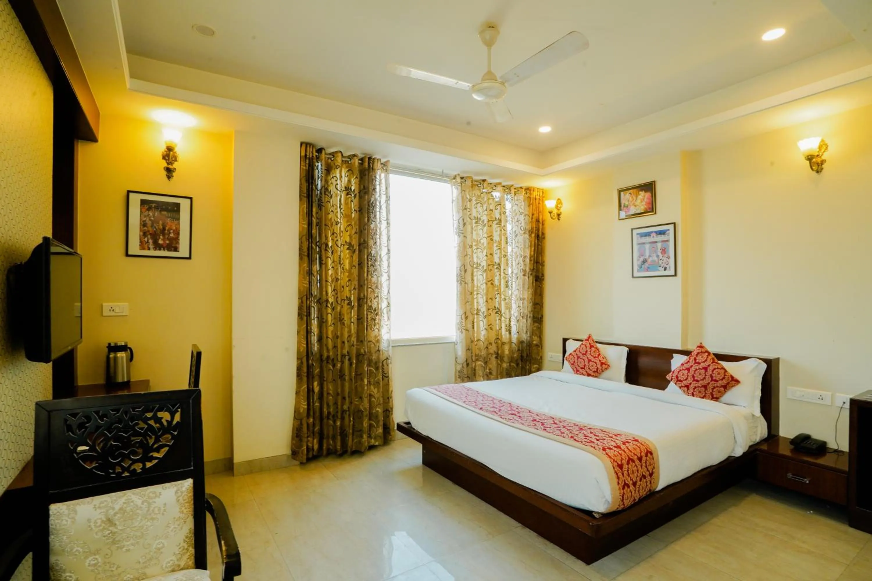 Bed in Hotel Cheelgadi