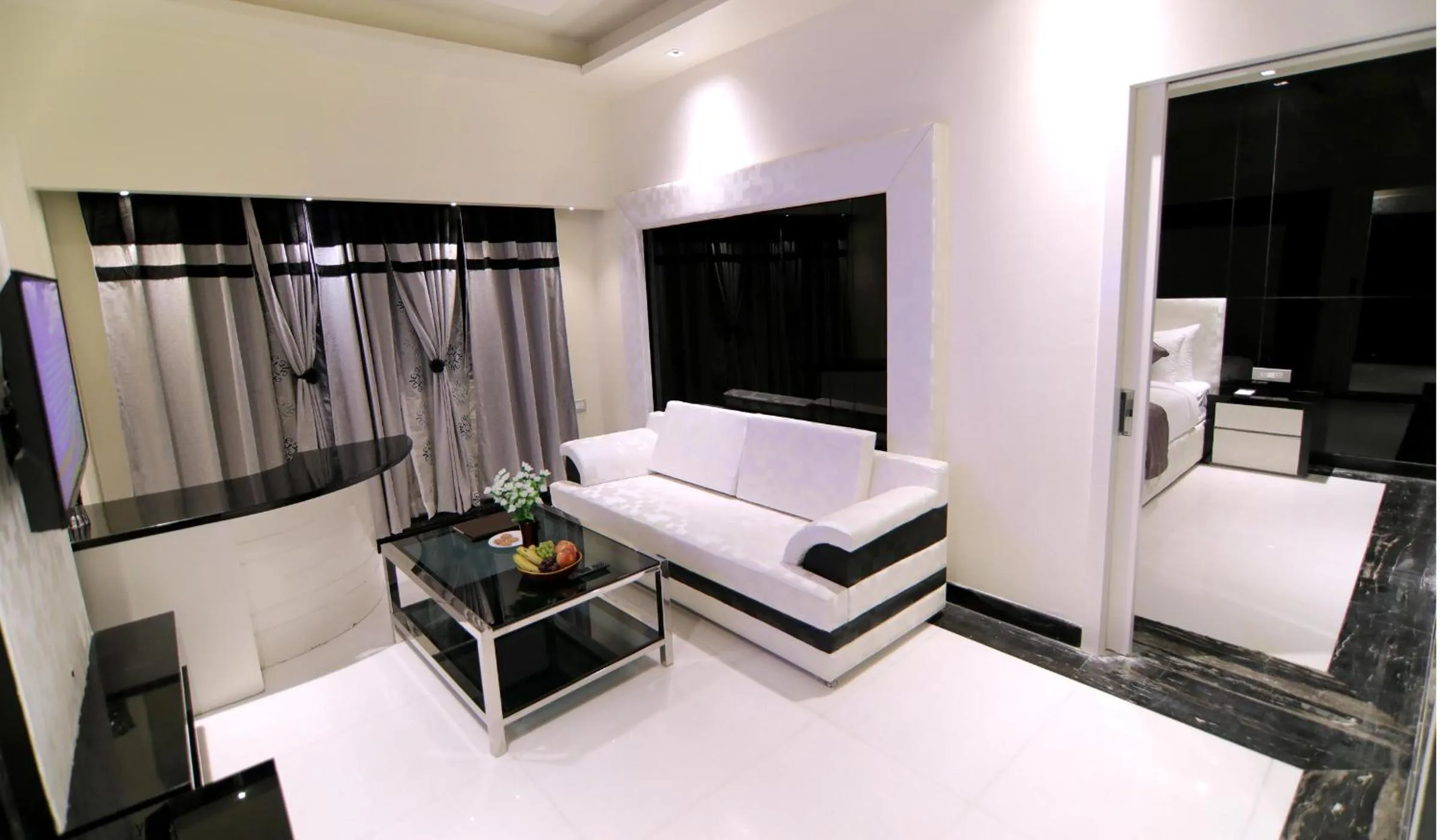 Living room, Bed in Udman Hotel Haridwar