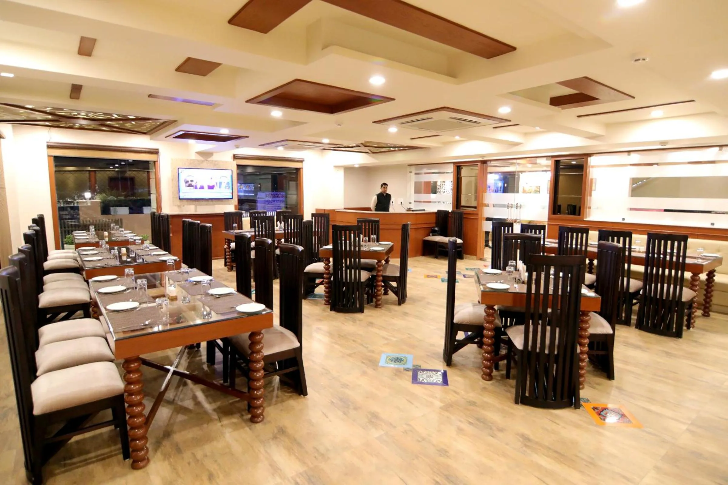Restaurant/places to eat in Udman Hotel Haridwar