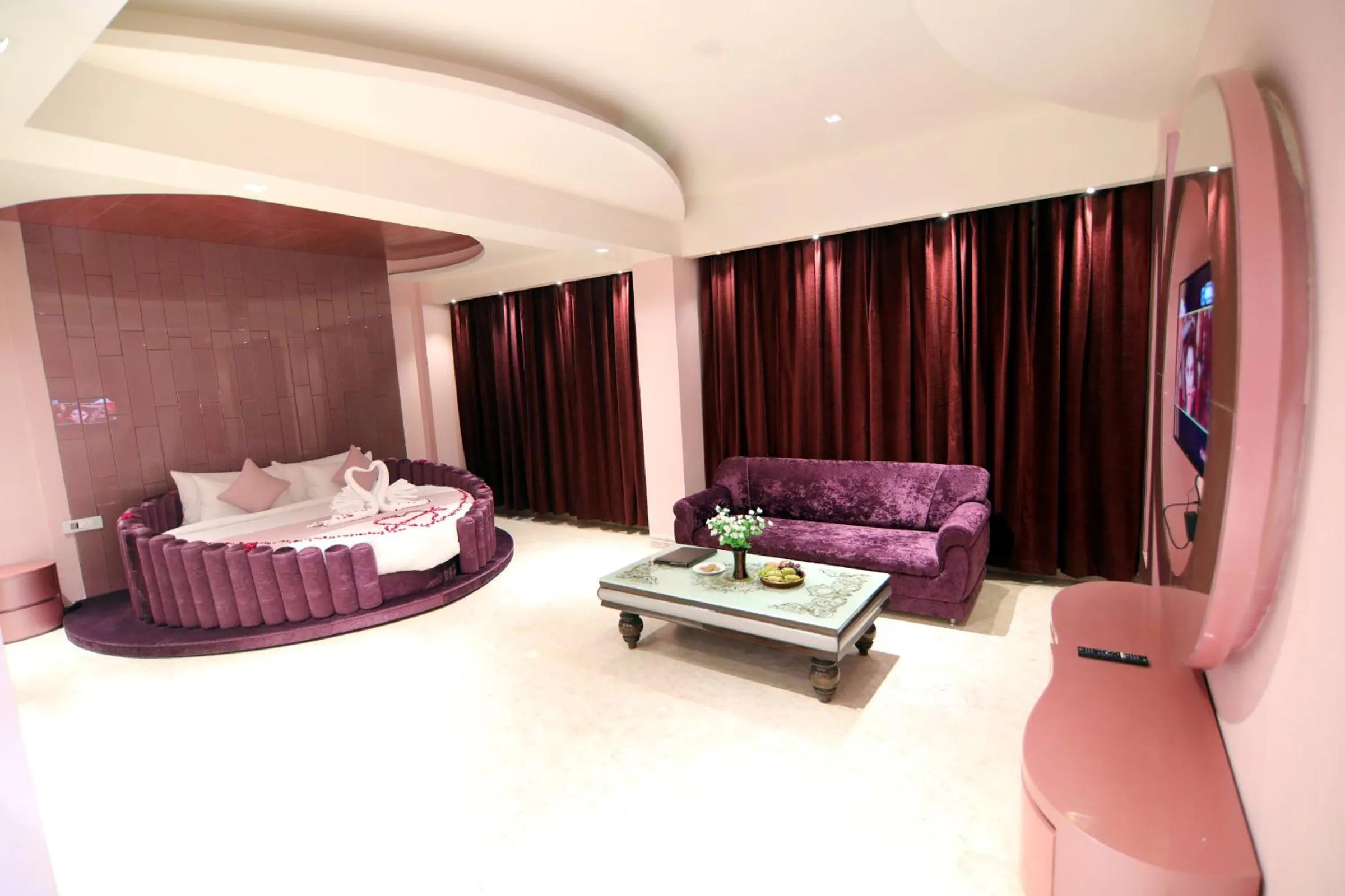 Photo of the whole room, Bed in Udman Hotel Haridwar