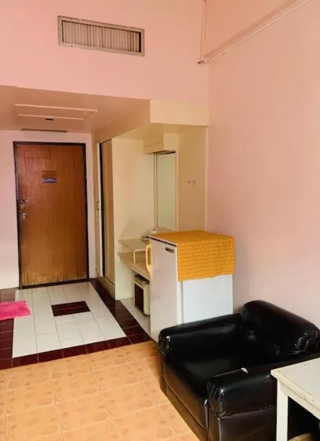 Seating area, Bed in Indra Hotel Hatyai