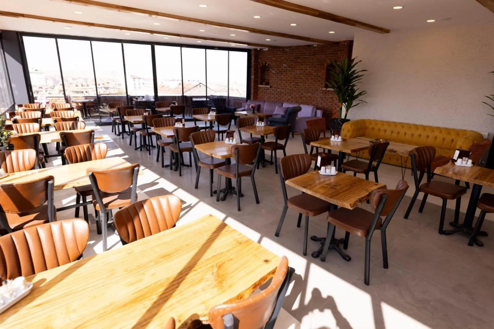 Restaurant/places to eat in işbilir hotel