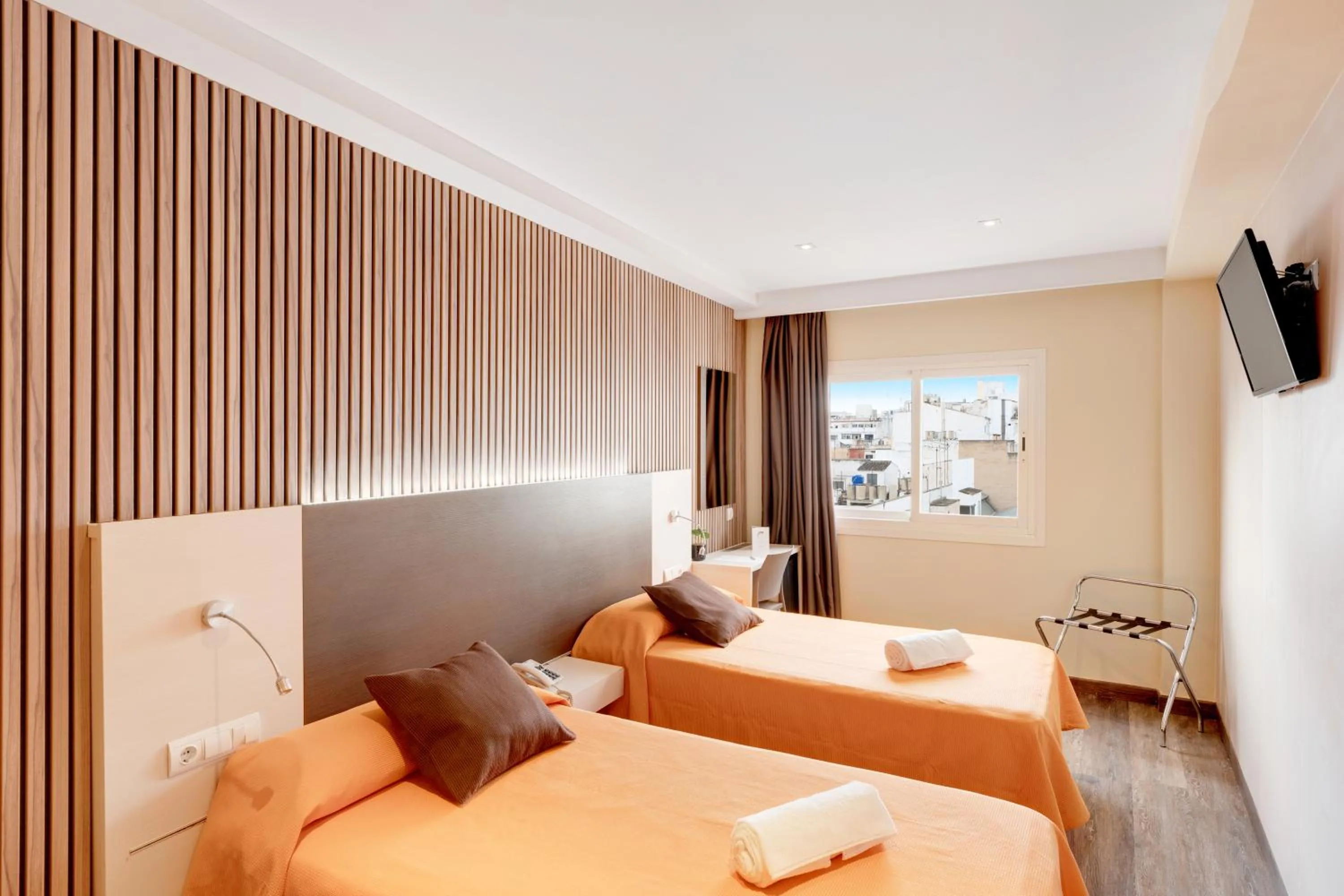 Bedroom, Bed in Abelux