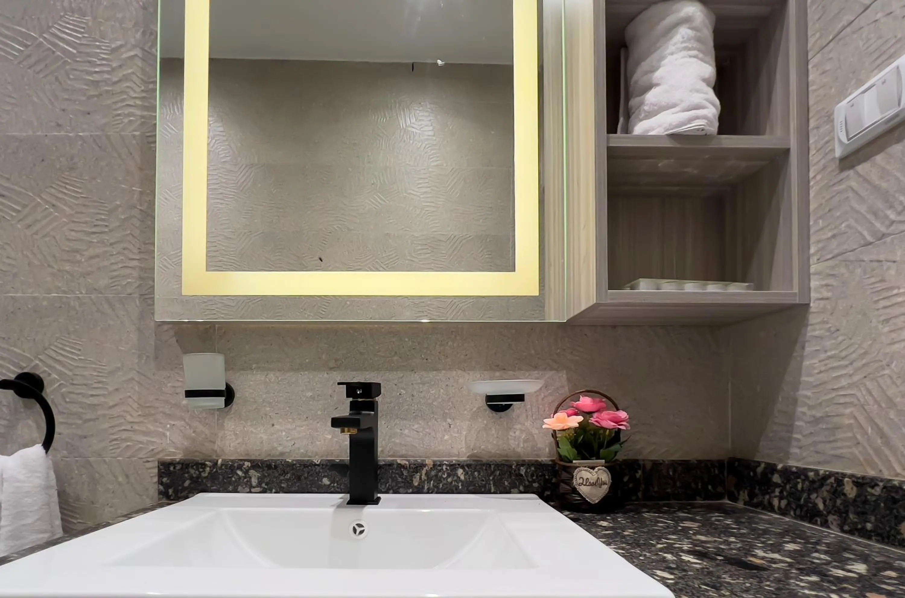 Bathroom in STEPS IN Pyramids View