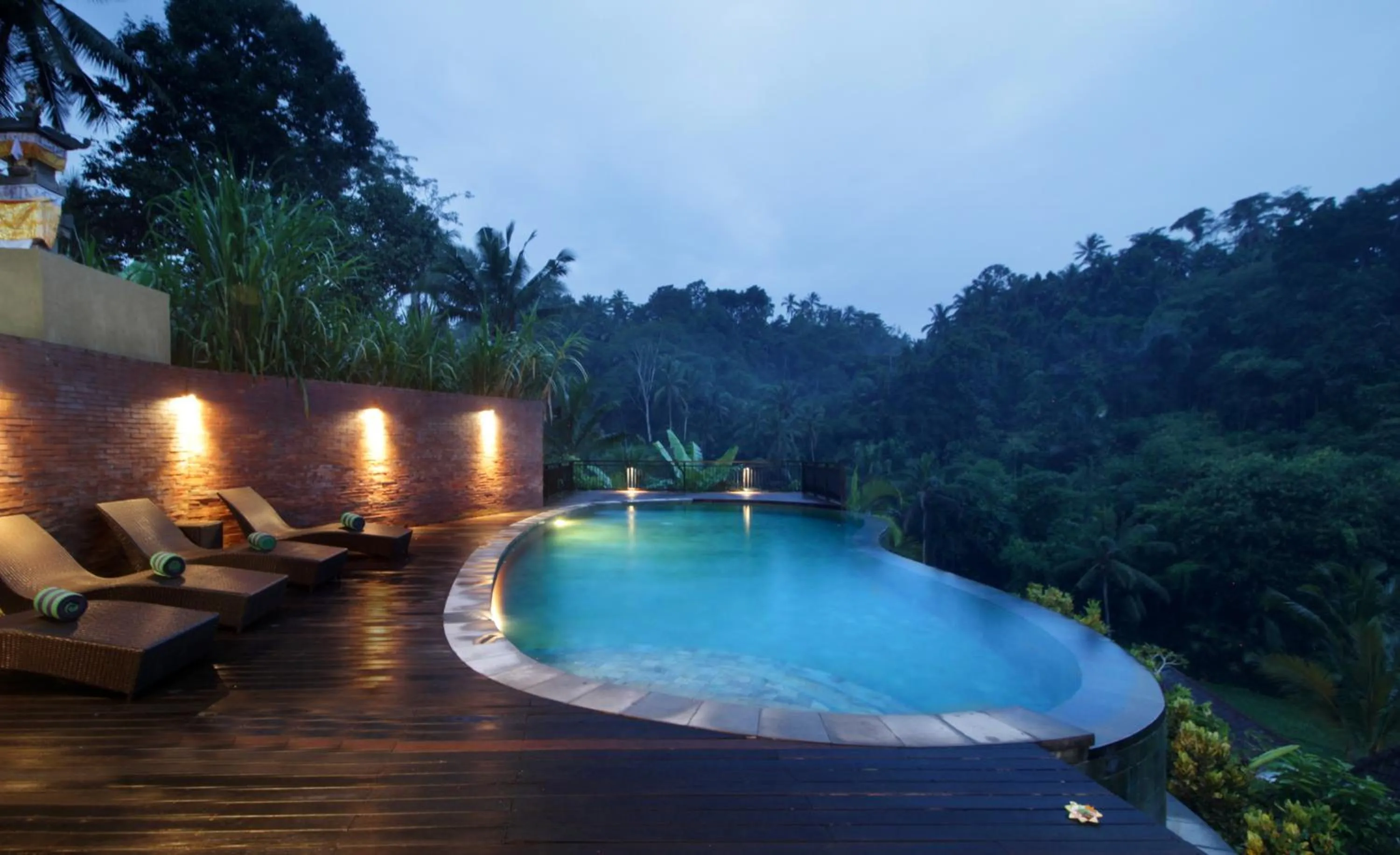 Night in The Tirta Sari Villas