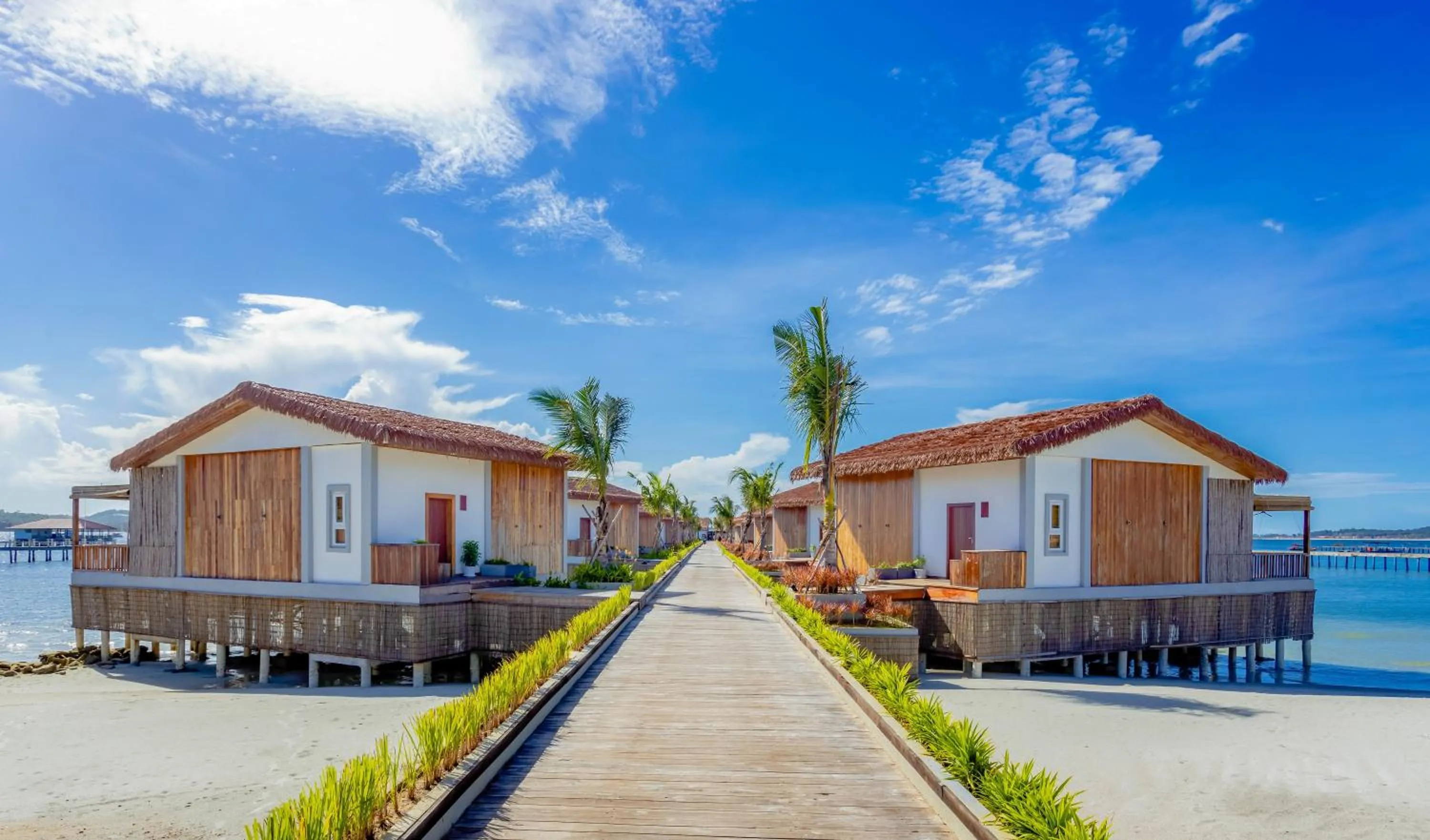 Facade/entrance in Koh Apikjun Resort by EHM