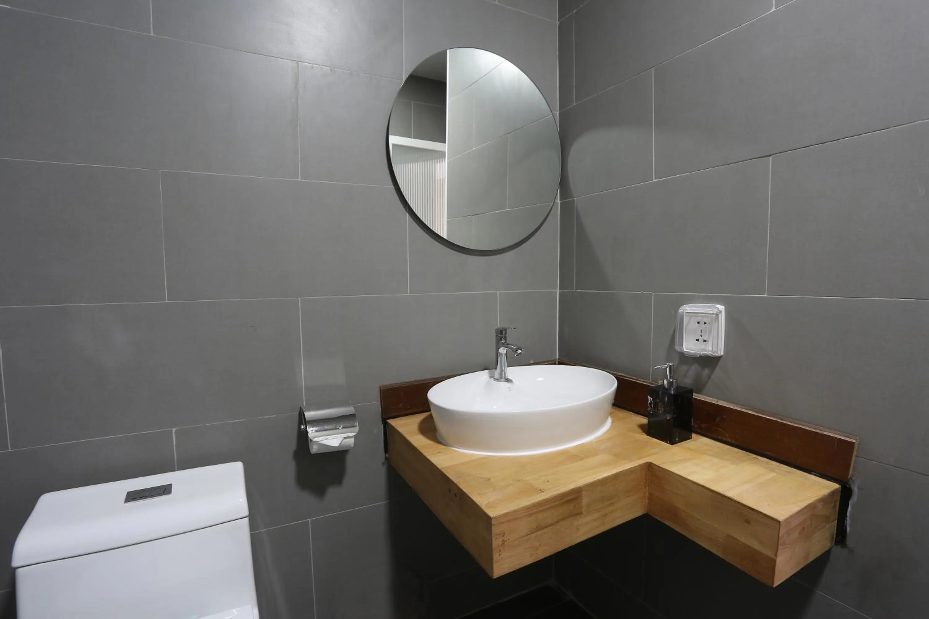 Toilet in Koh Apikjun Resort by EHM