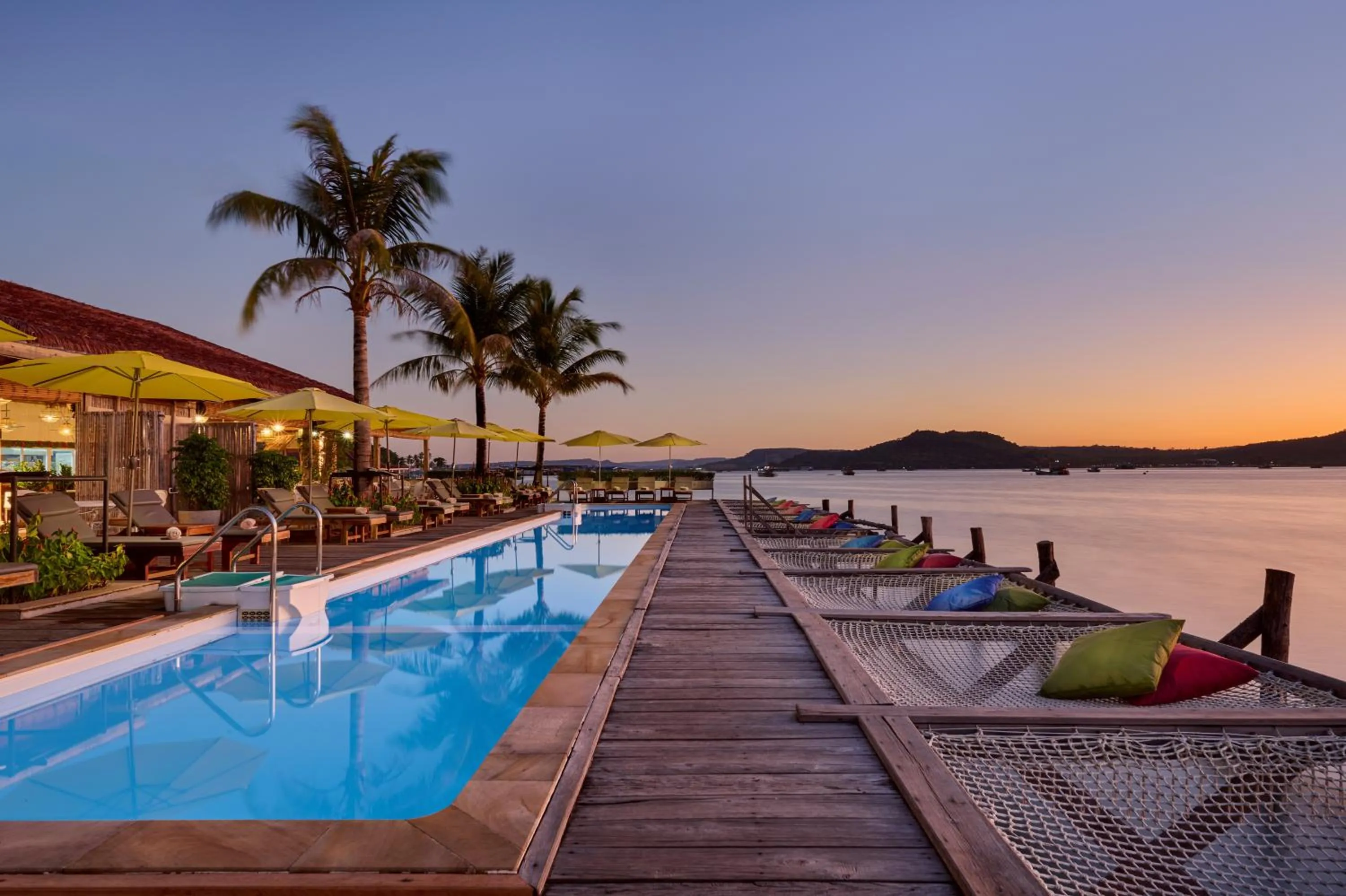 Swimming pool in Koh Apikjun Resort by EHM