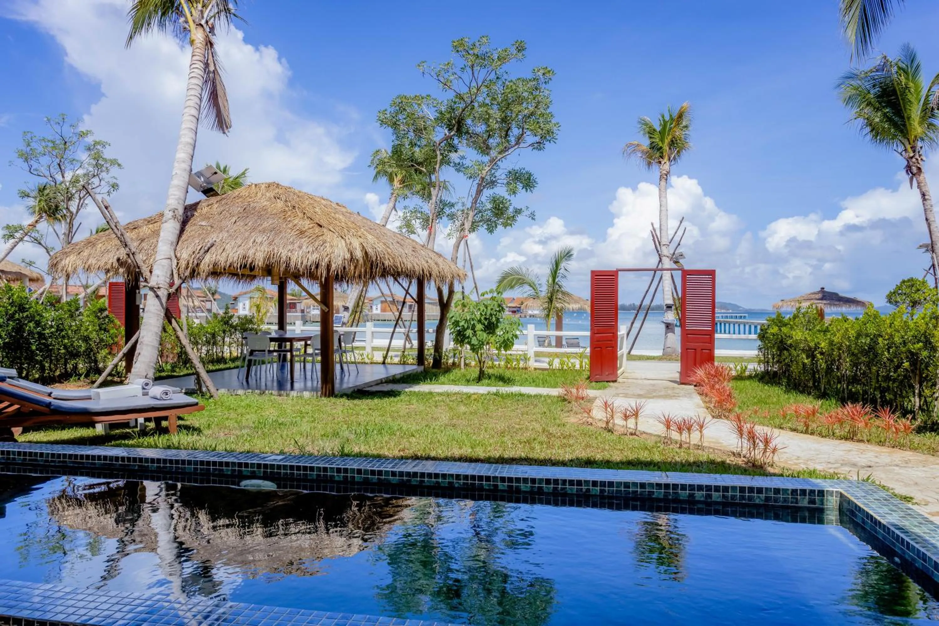 Pool view in Koh Apikjun Resort by EHM