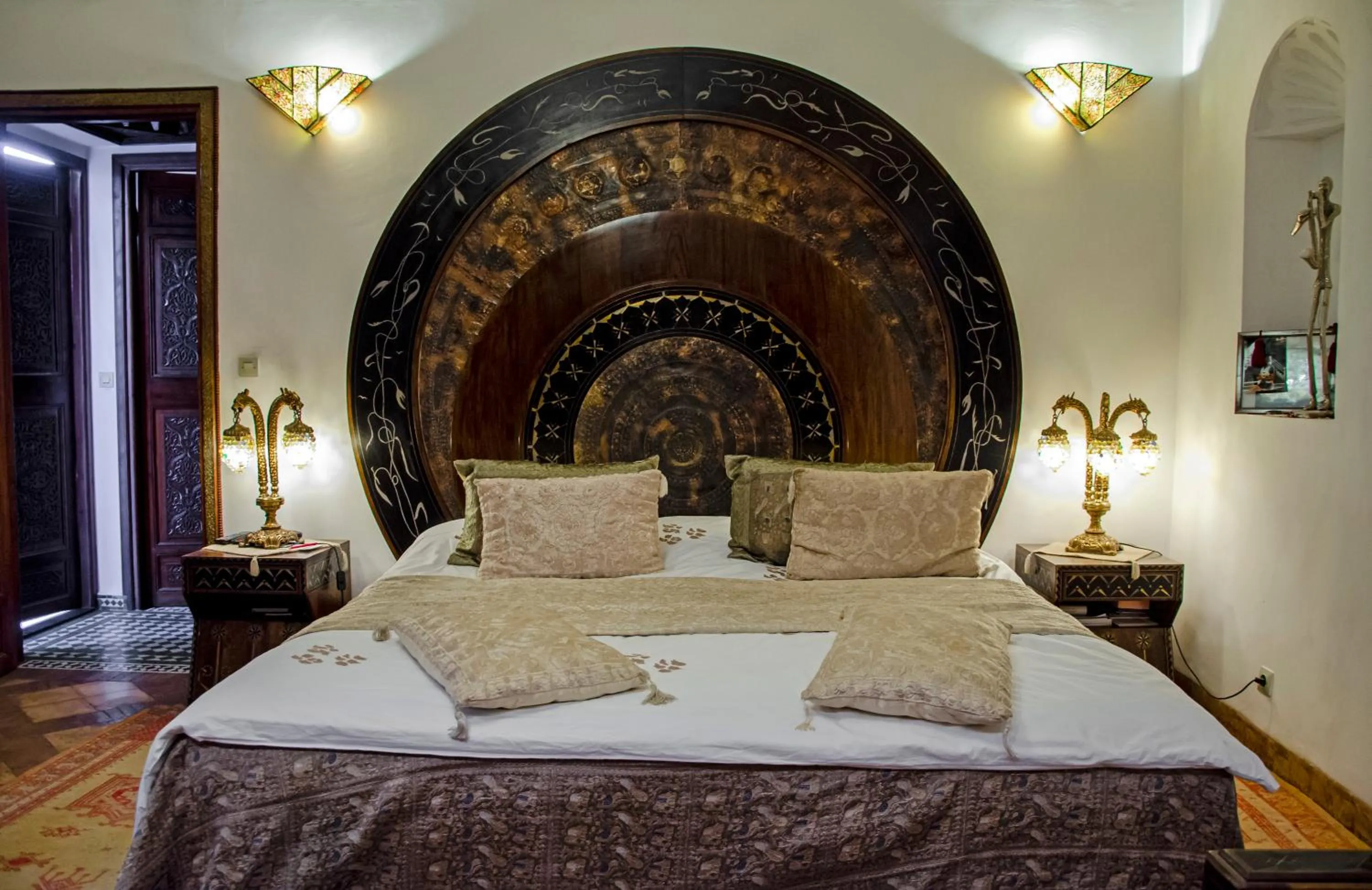 Bed in Riad Esmeralda