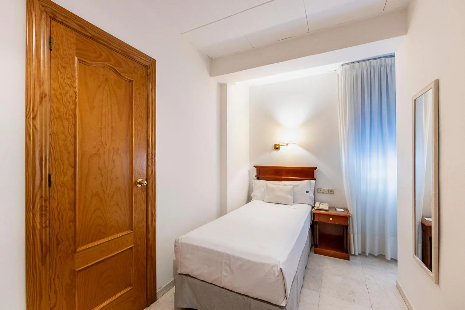 Photo of the whole room, Bed in Hotel Sacromonte