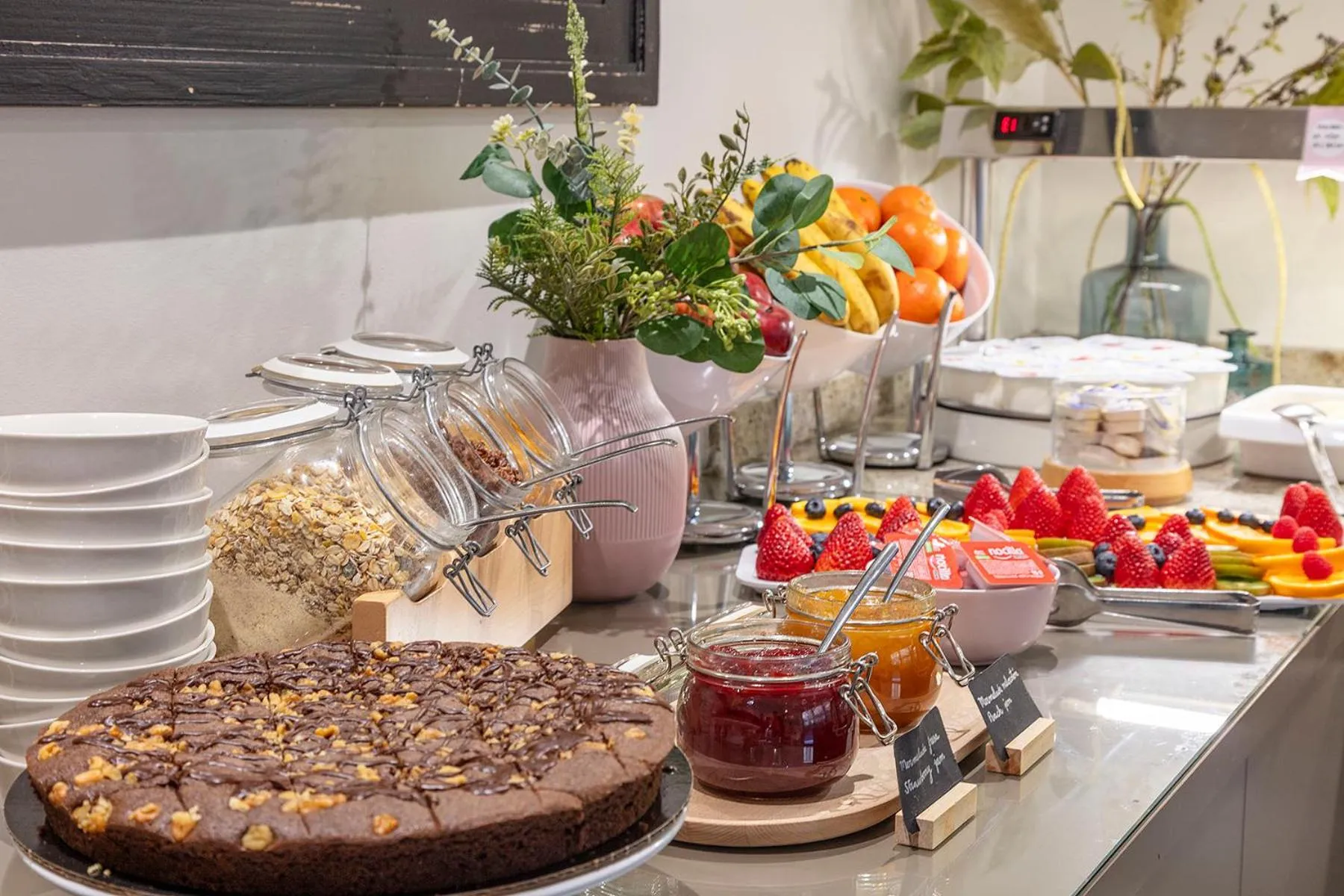 Breakfast in Aparthotel Bcn Montjuic