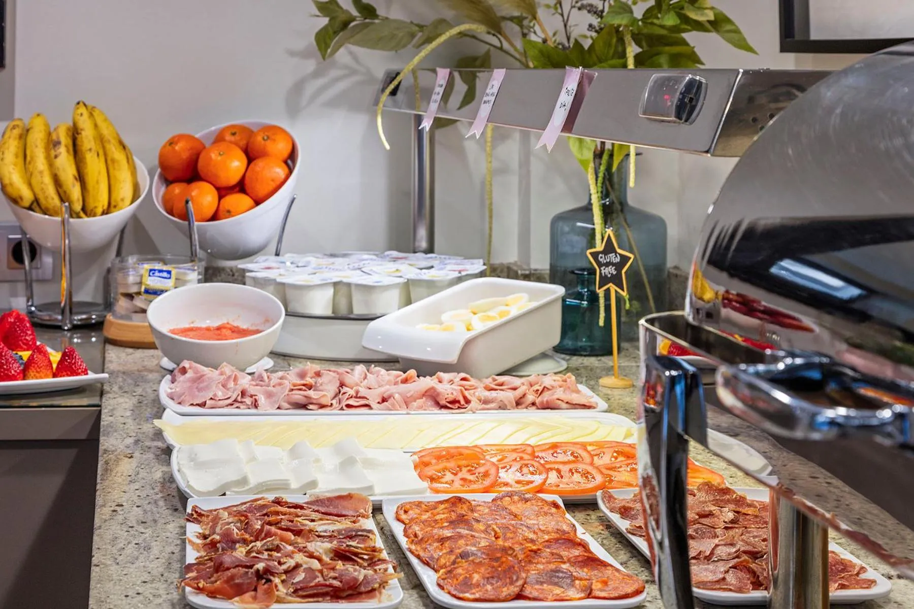 Breakfast in Aparthotel Bcn Montjuic