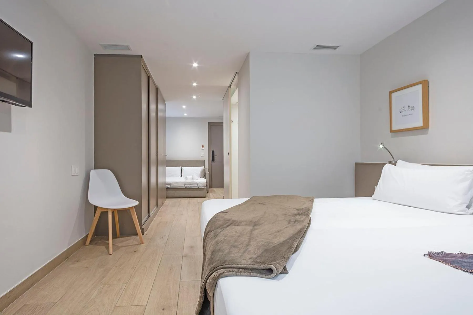 Bed in Aparthotel Bcn Montjuic