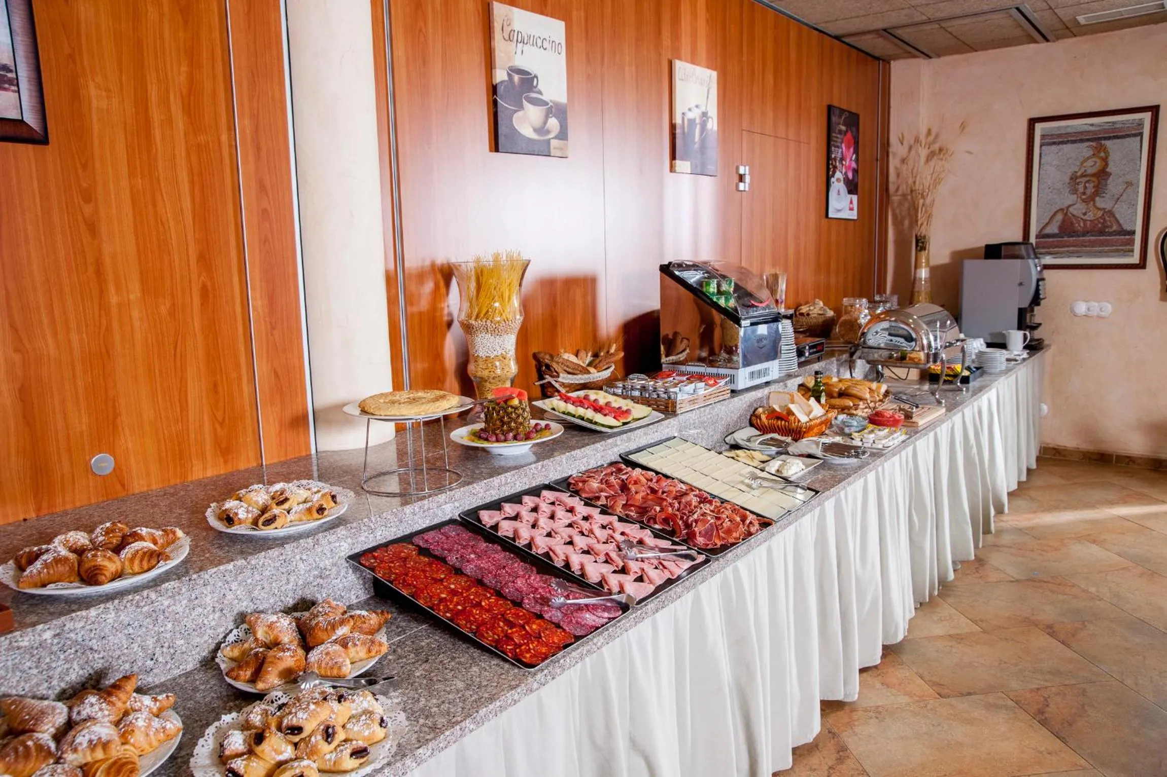 Breakfast in Hotel Comendador