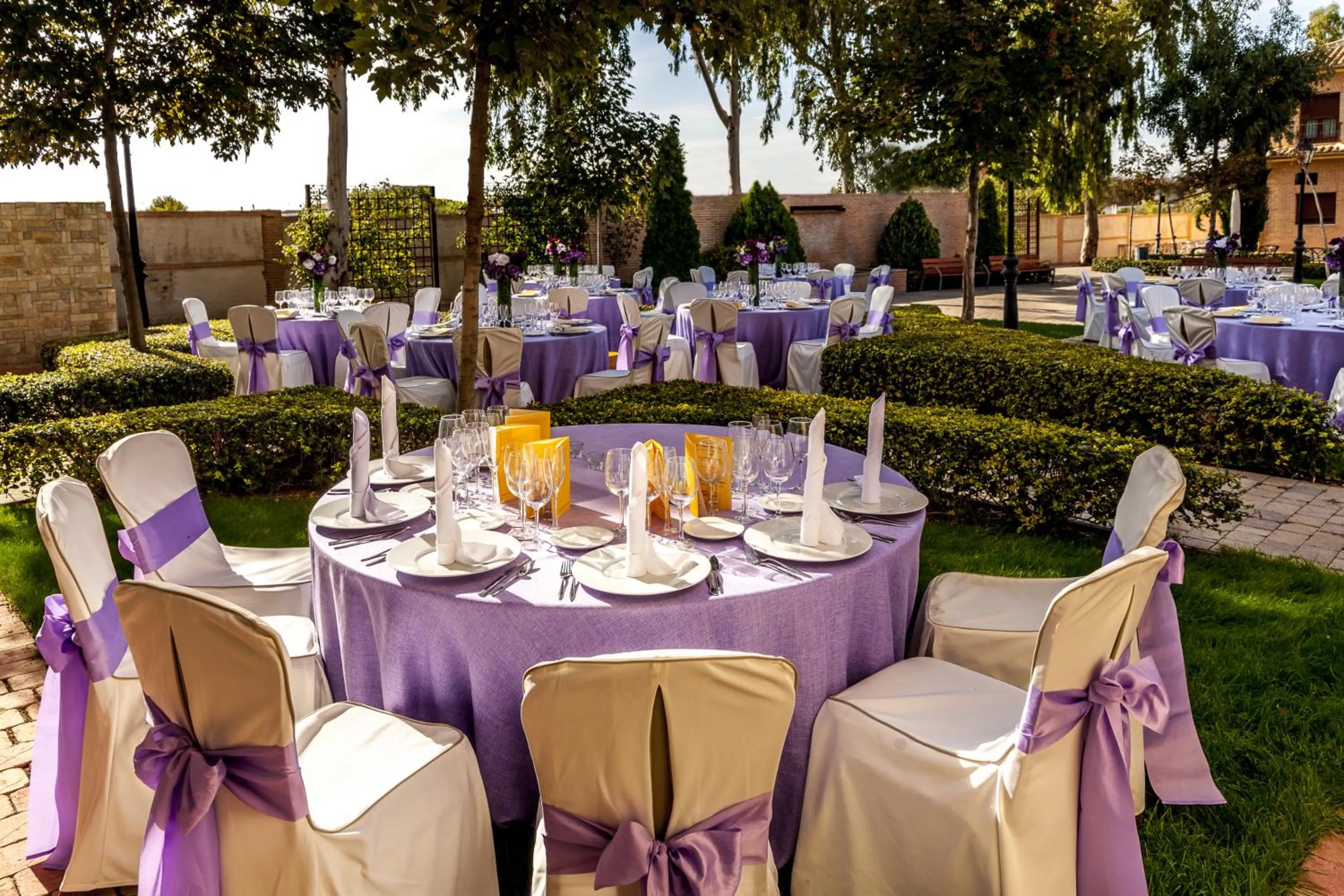 Restaurant/places to eat in Hotel Comendador