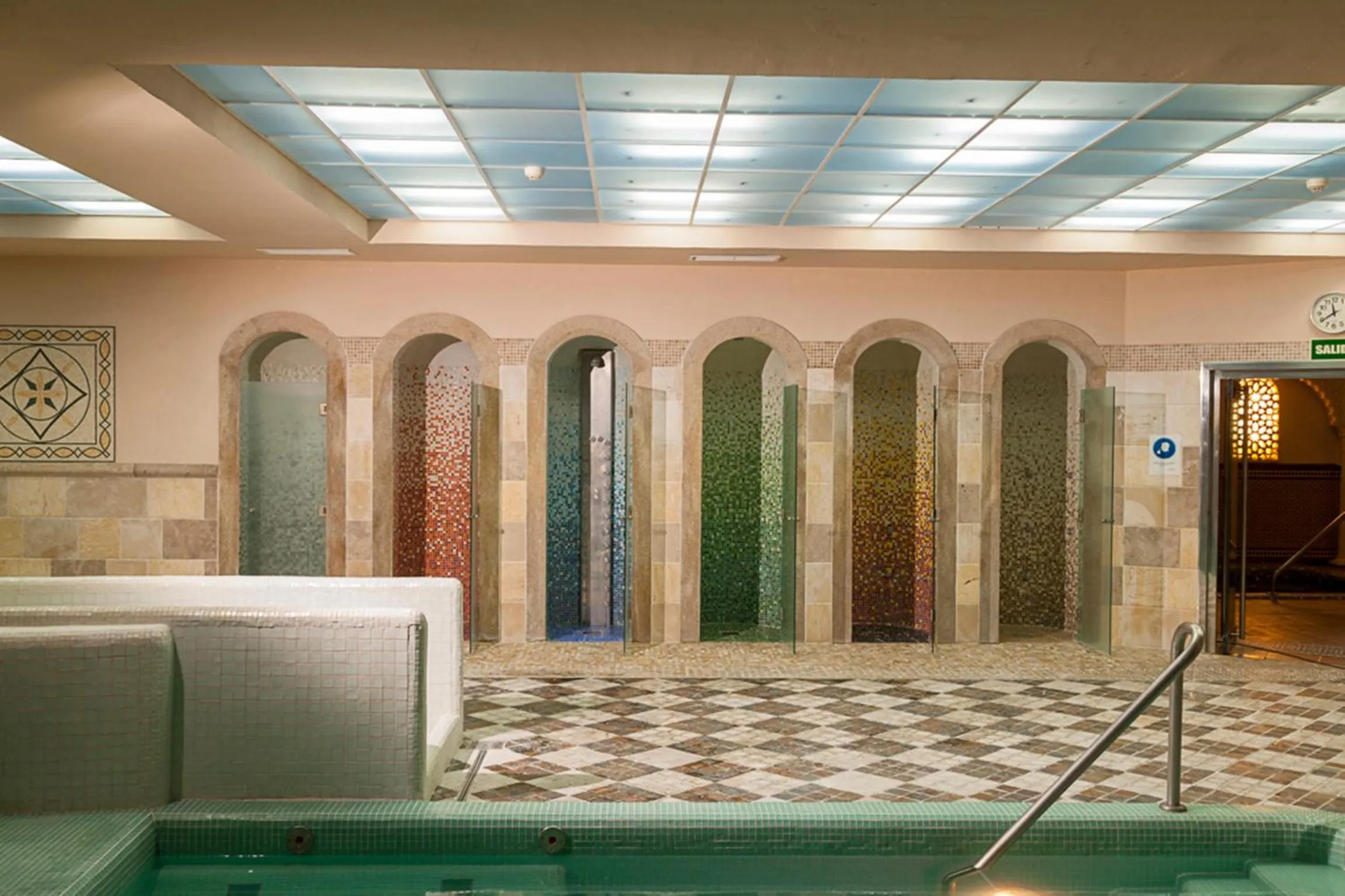 Hot Spring Bath in Hotel Comendador