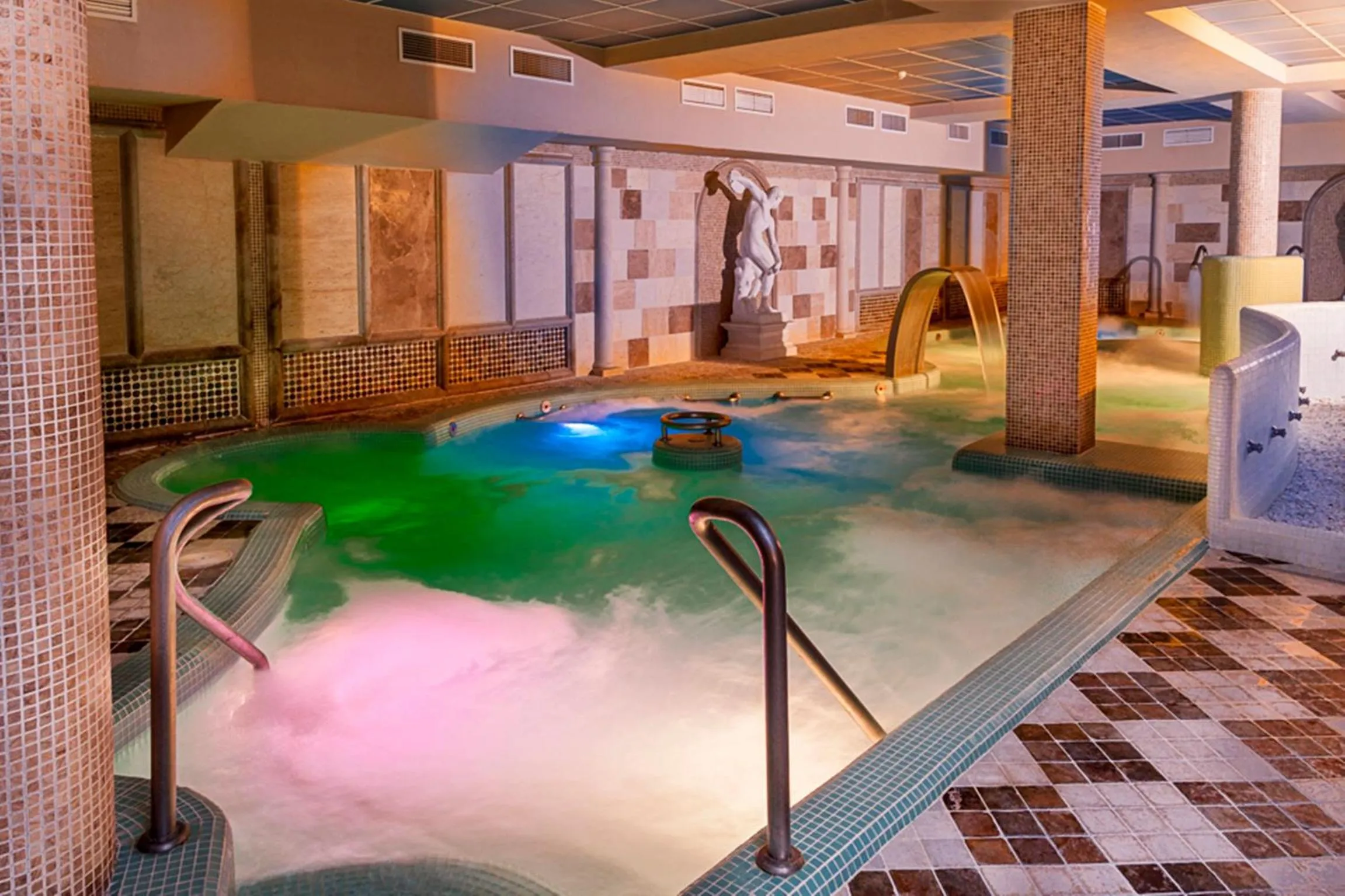 Hot Spring Bath in Hotel Comendador