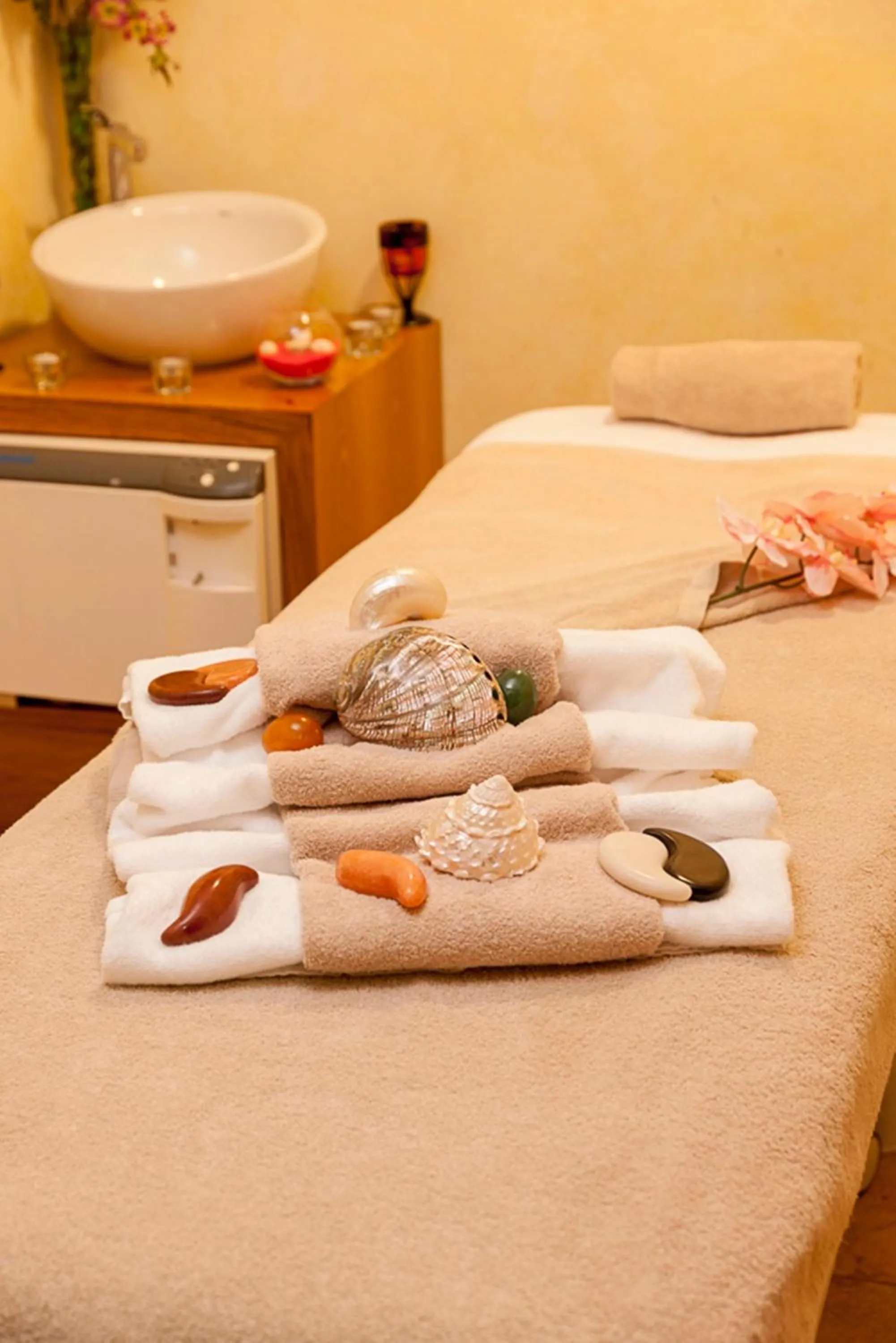 Massage, Bed in Hotel Comendador