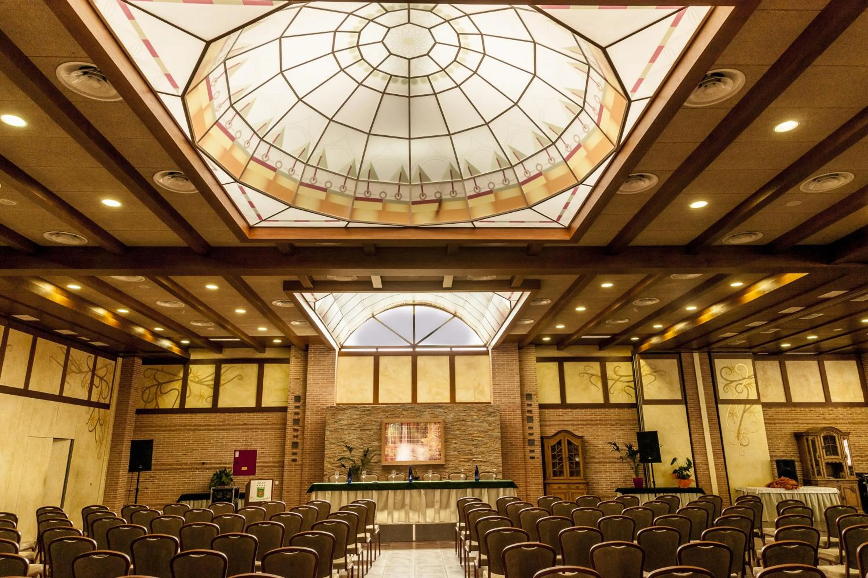 Business facilities in Hotel Comendador