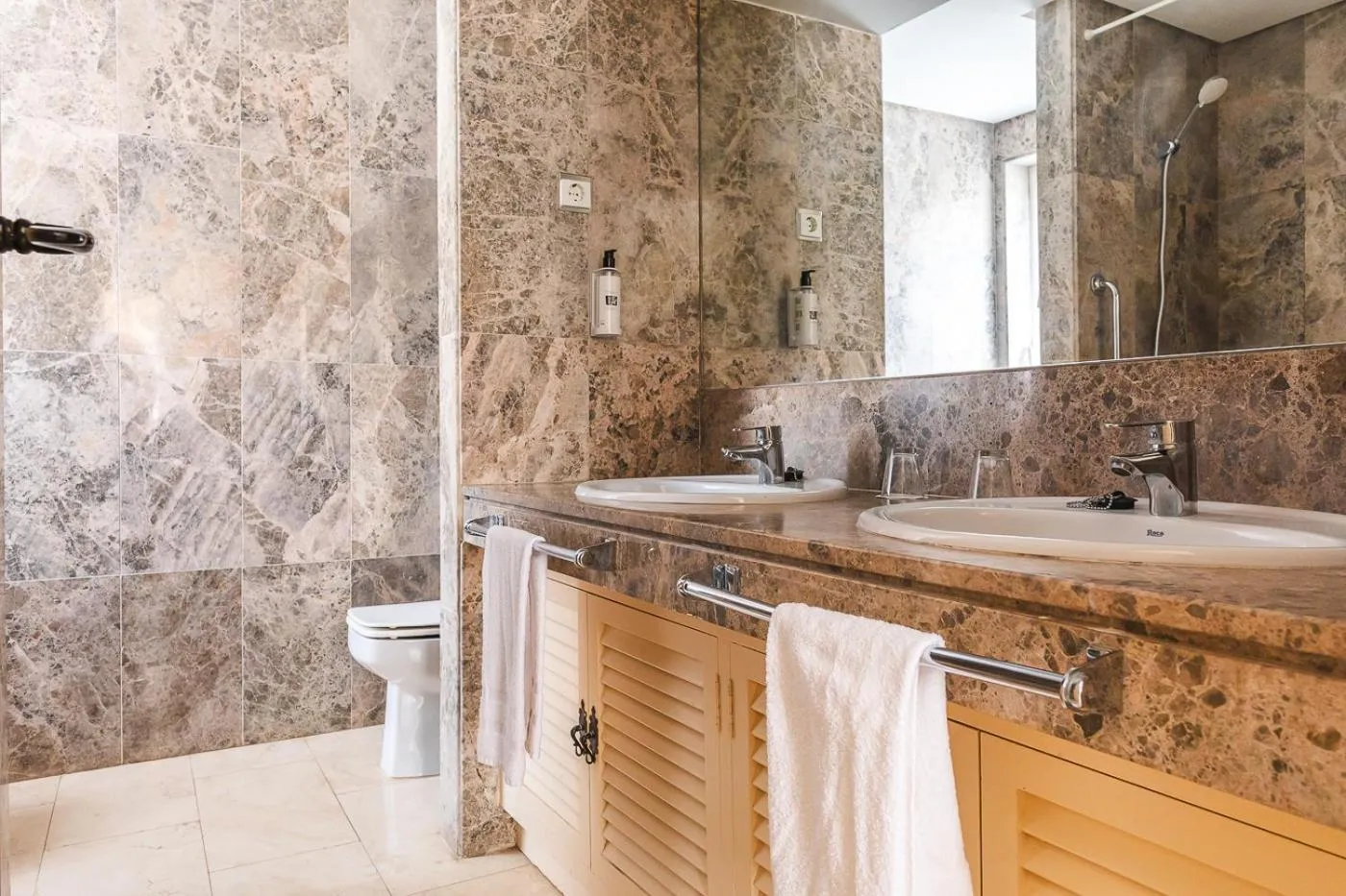 Bathroom in Ona Lomas Village - La Manga Club