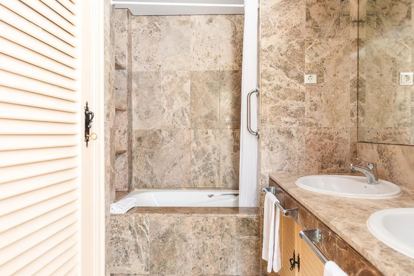 Bathroom in Ona Lomas Village - La Manga Club