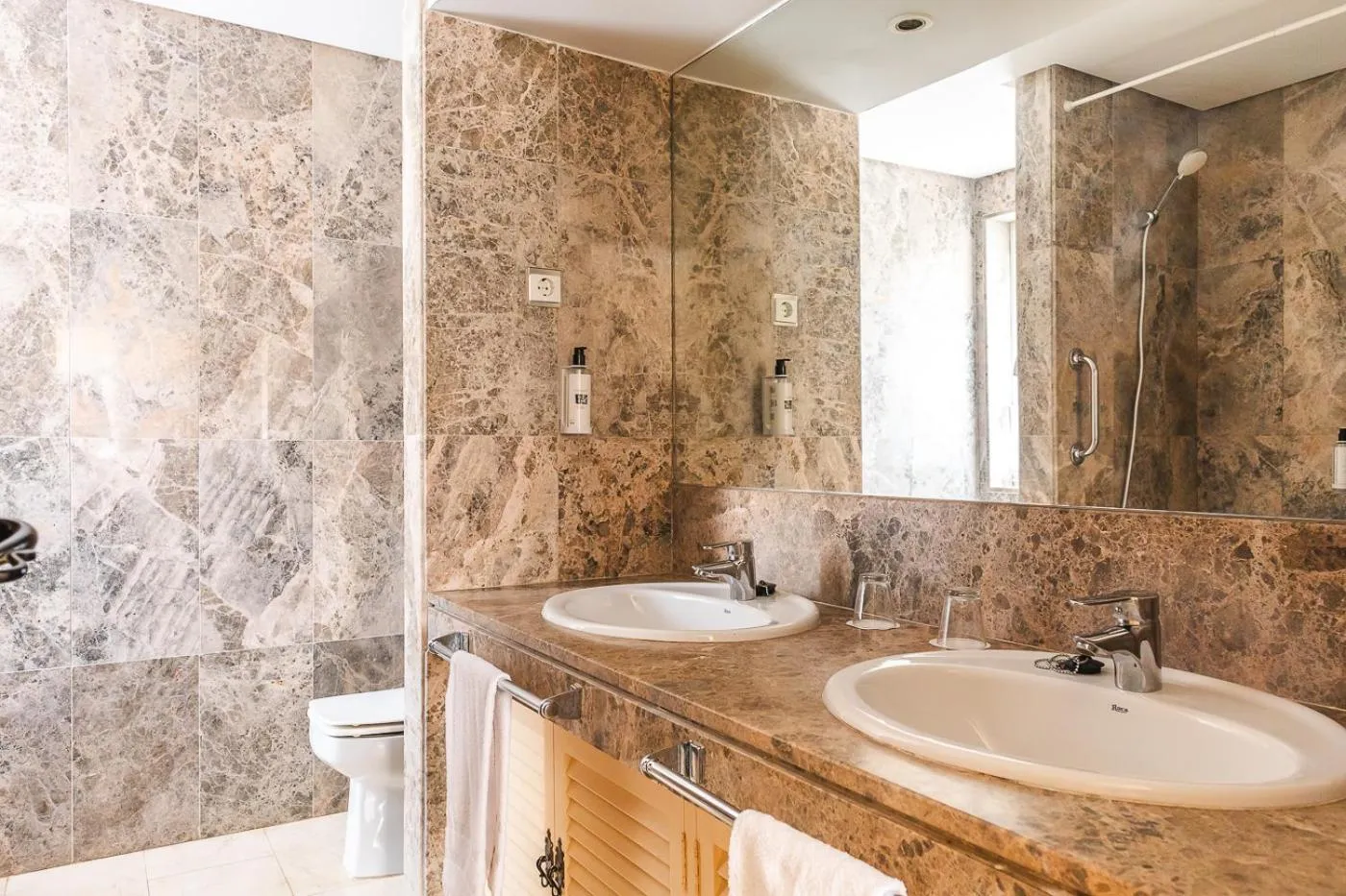 Bathroom in Ona Lomas Village - La Manga Club