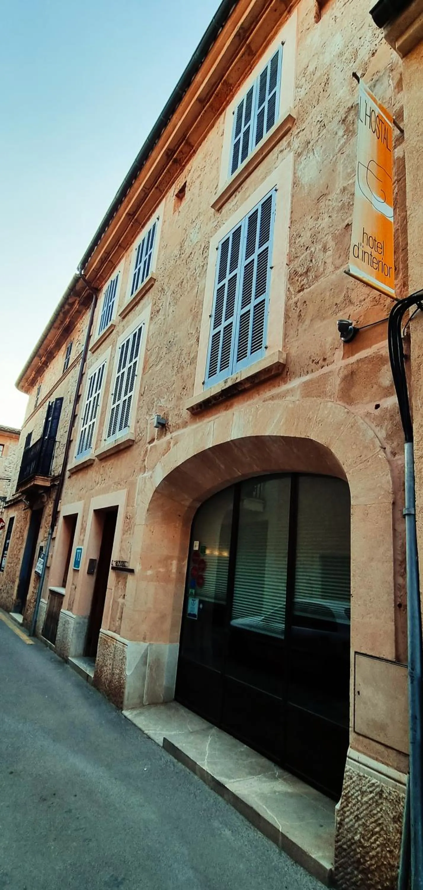 Property Building in L'Hostal Pollenca - Turisme Interior