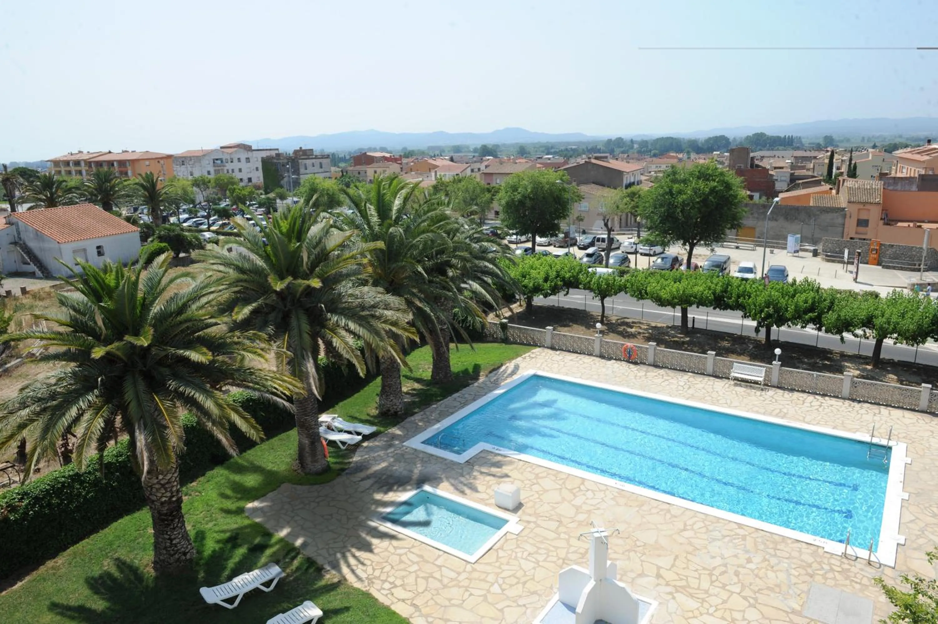 Swimming pool in RVHotels GR92