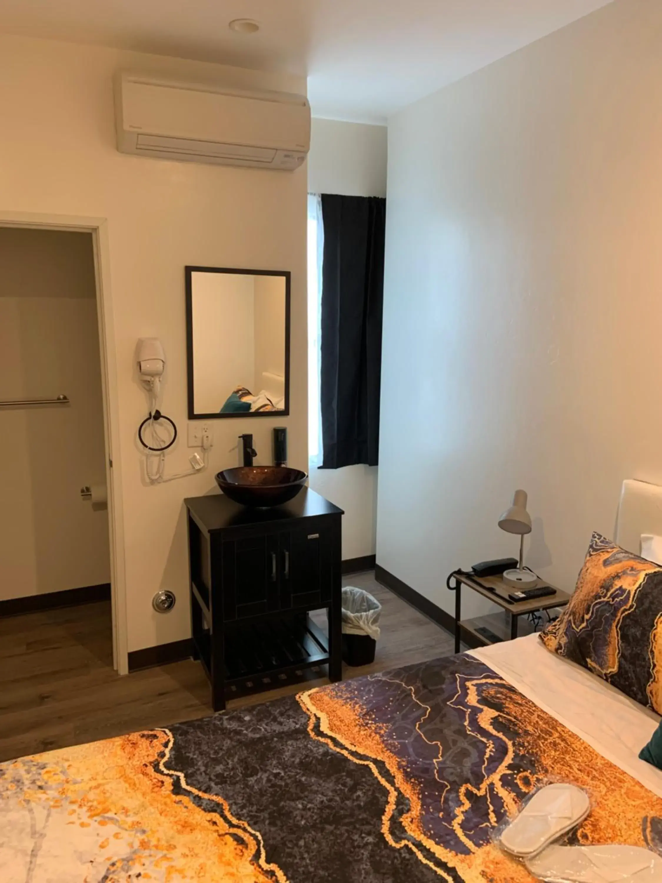 Budget Single Room - single occupancy in Hotel Gigi Budget Single Room - single occupancy in Hotel Gigi