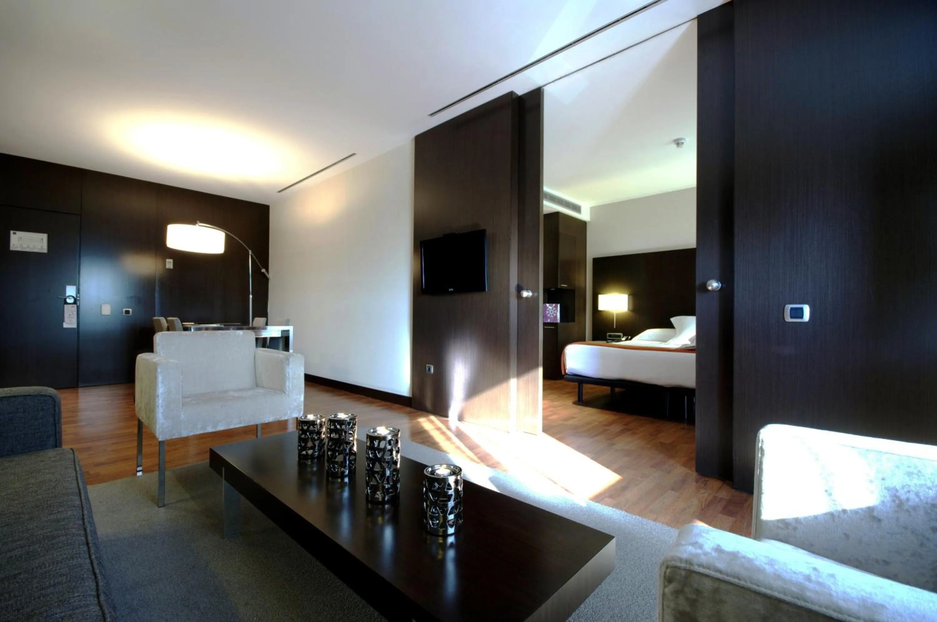 Seating area, Bed in Hotel Zenit Pamplona