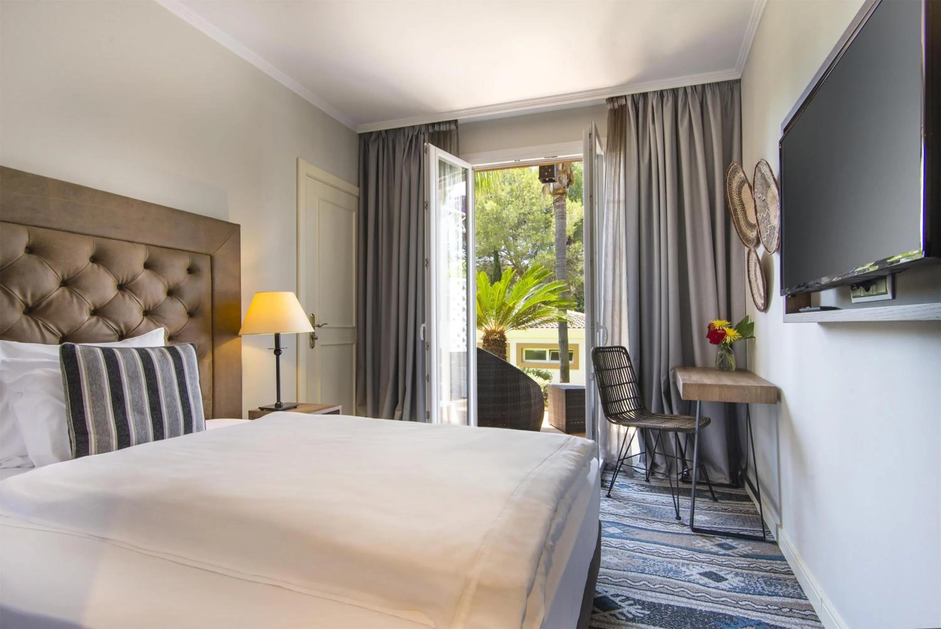 Bedroom, Bed in Lindner Hotel Mallorca Portals Nous, part of JdV by Hyatt