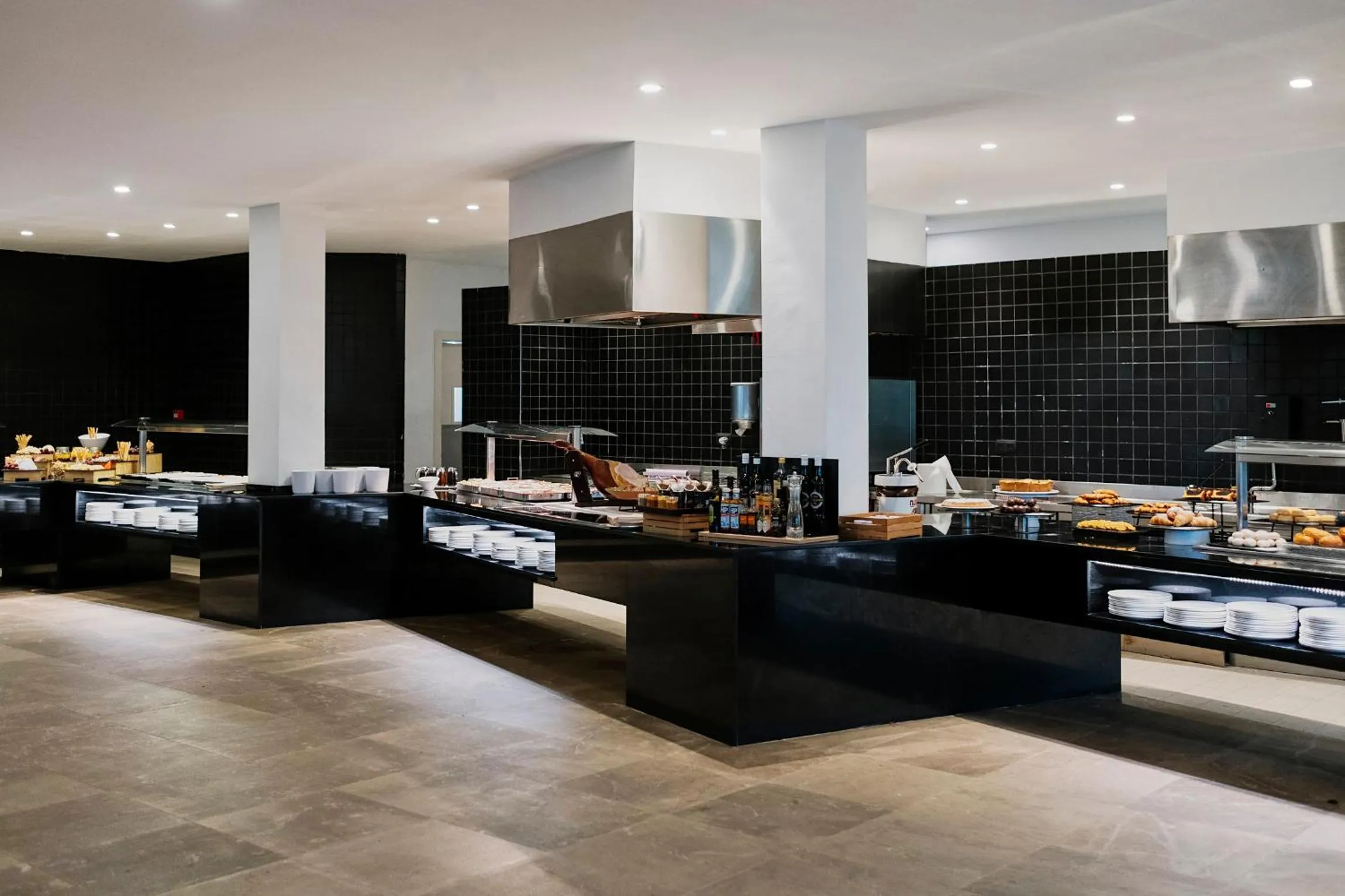 Restaurant/places to eat in Prinsotel La Dorada & Spa