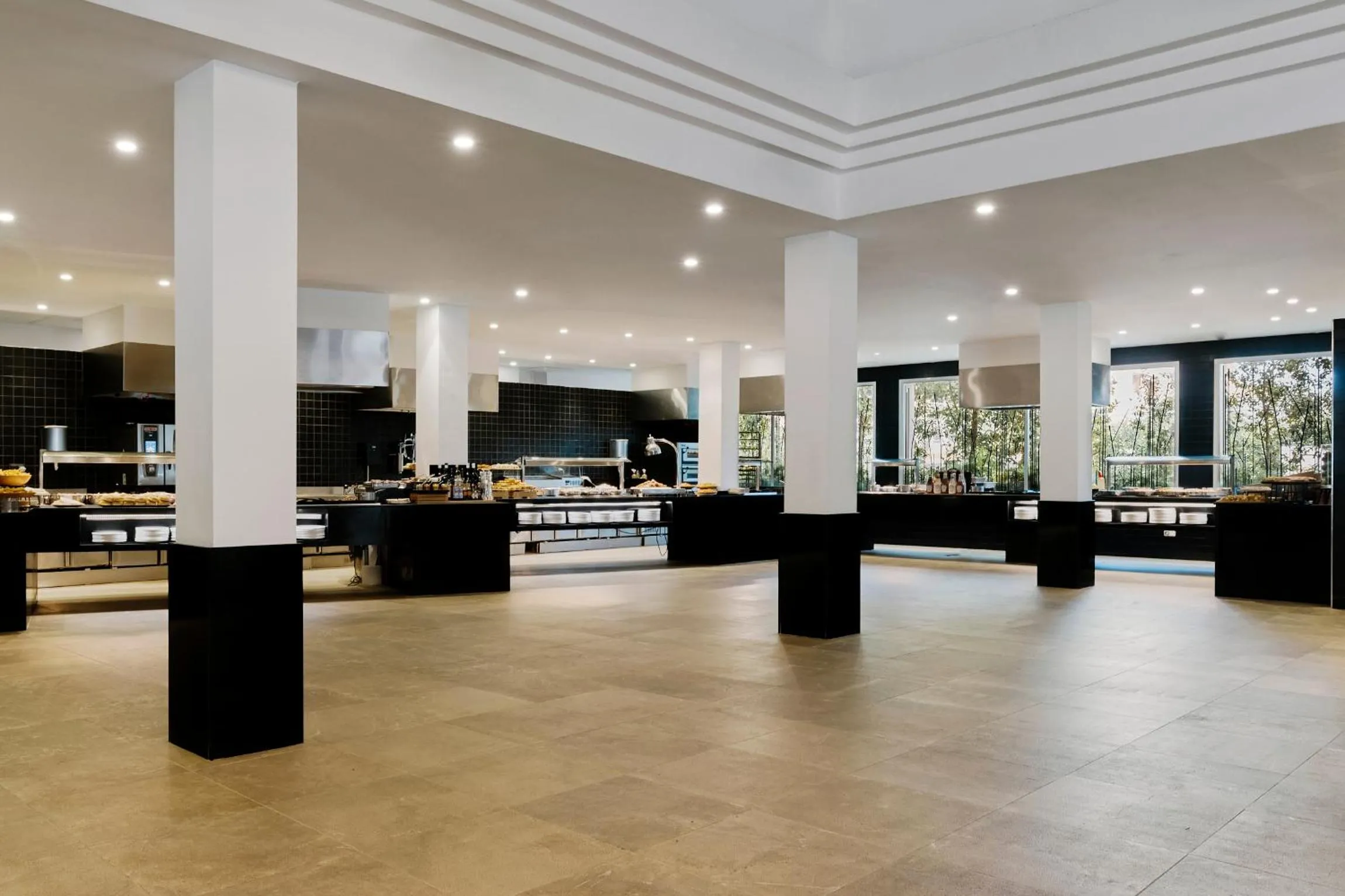 Restaurant/places to eat in Prinsotel La Dorada & Spa