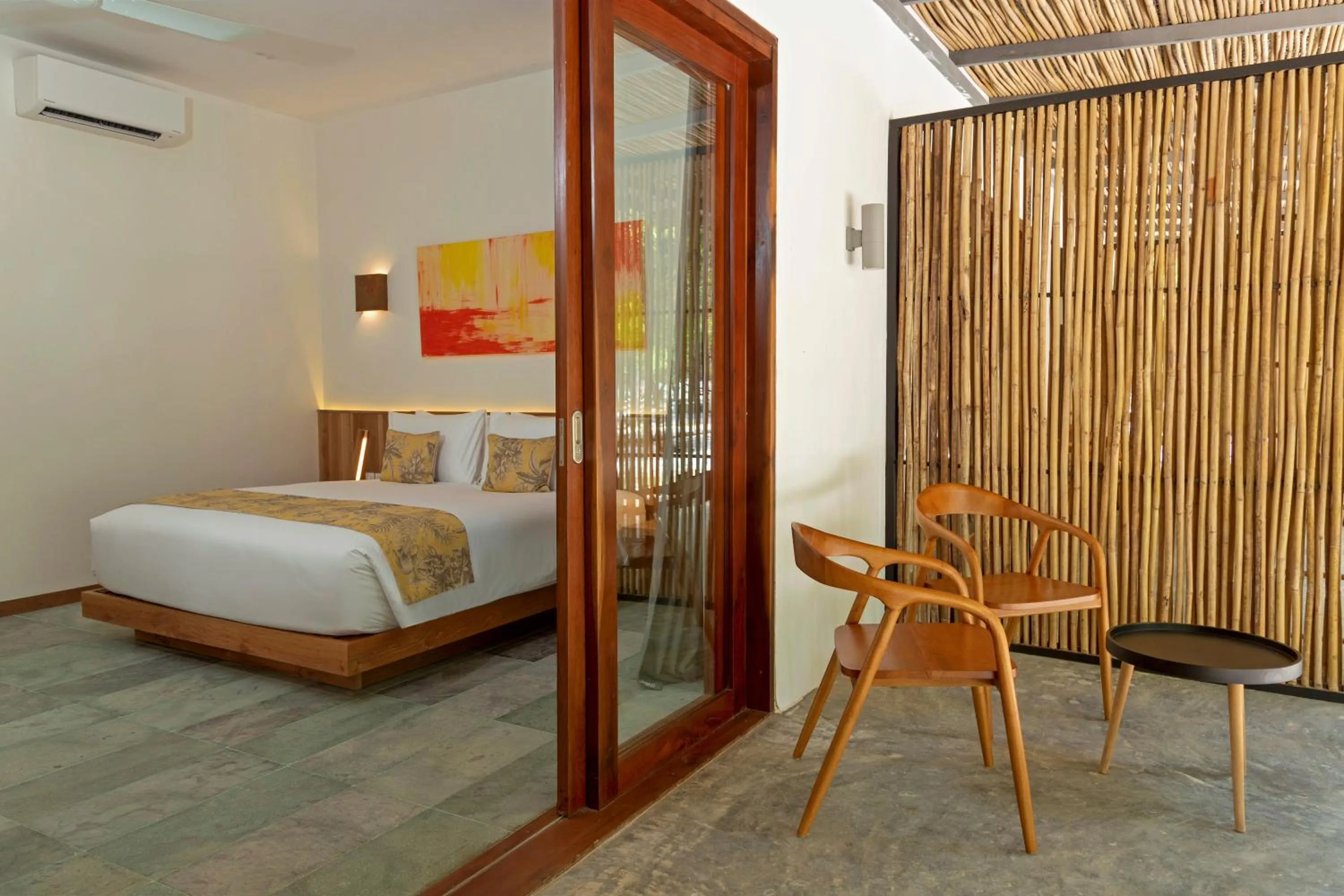 Patio, Bed in ISLAND CENTER POINT