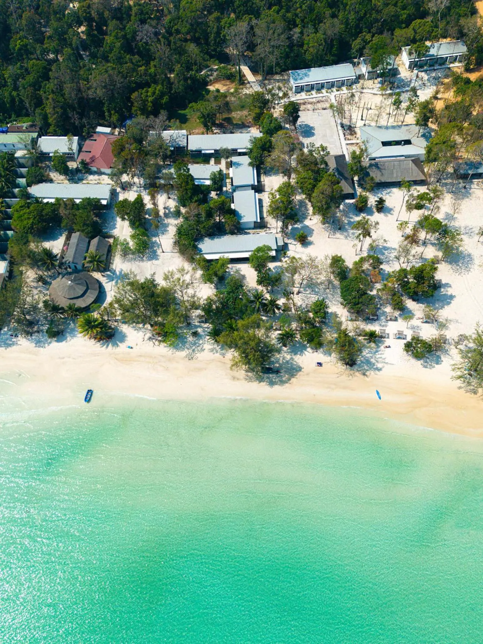 Property building in ISLAND CENTER POINT