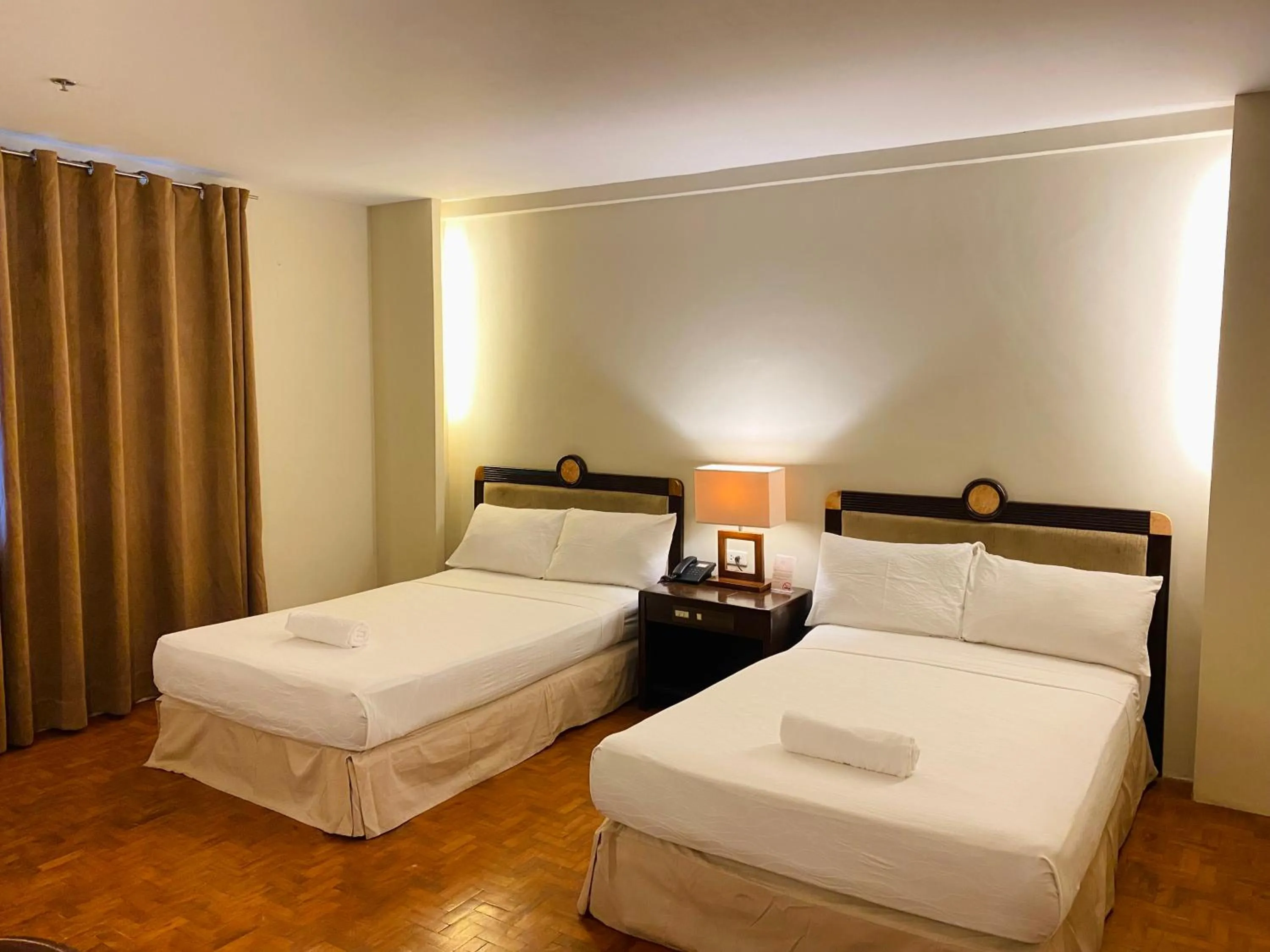 Bed in Cebu Century Plaza Hotel