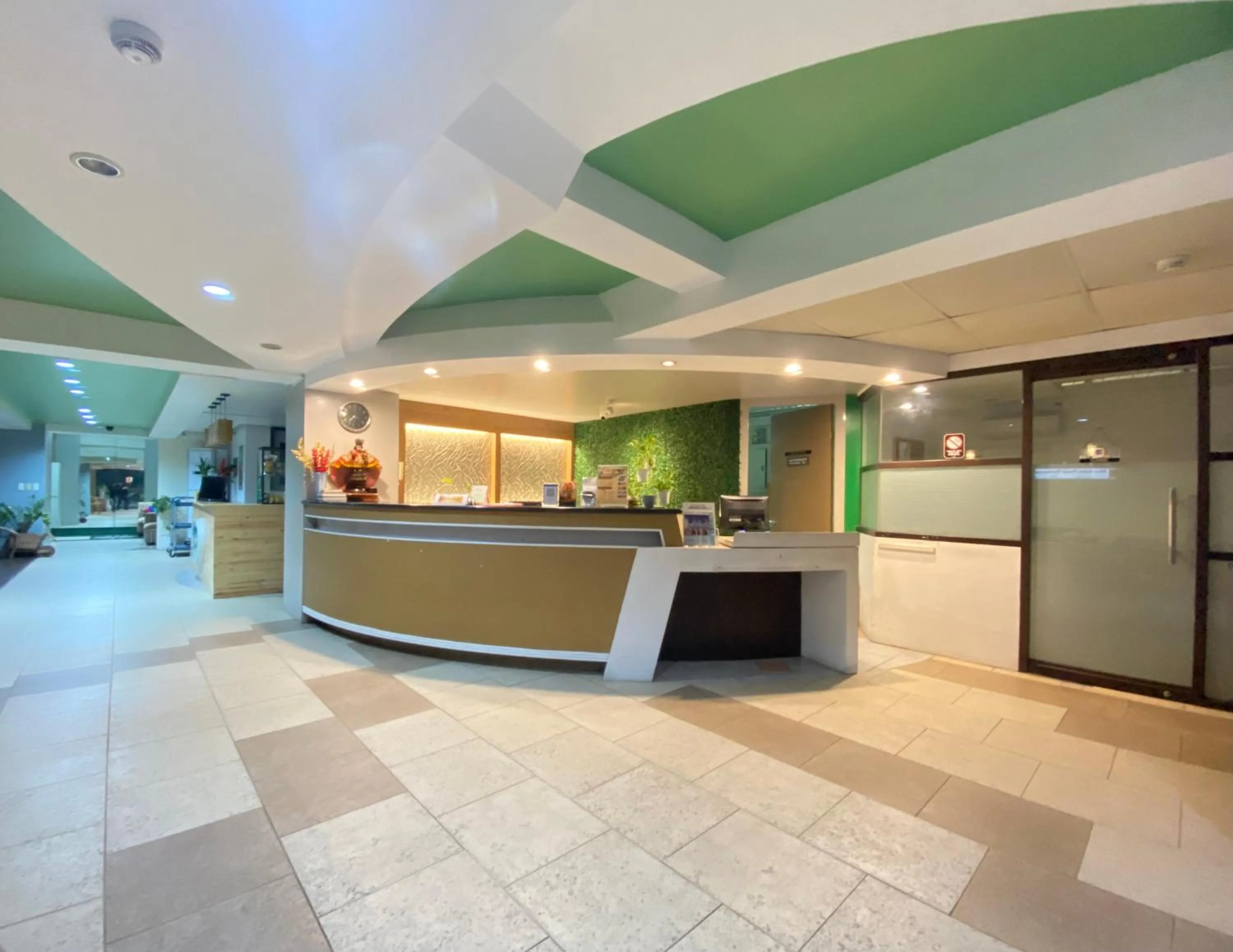 Lobby or reception in Cebu Century Plaza Hotel