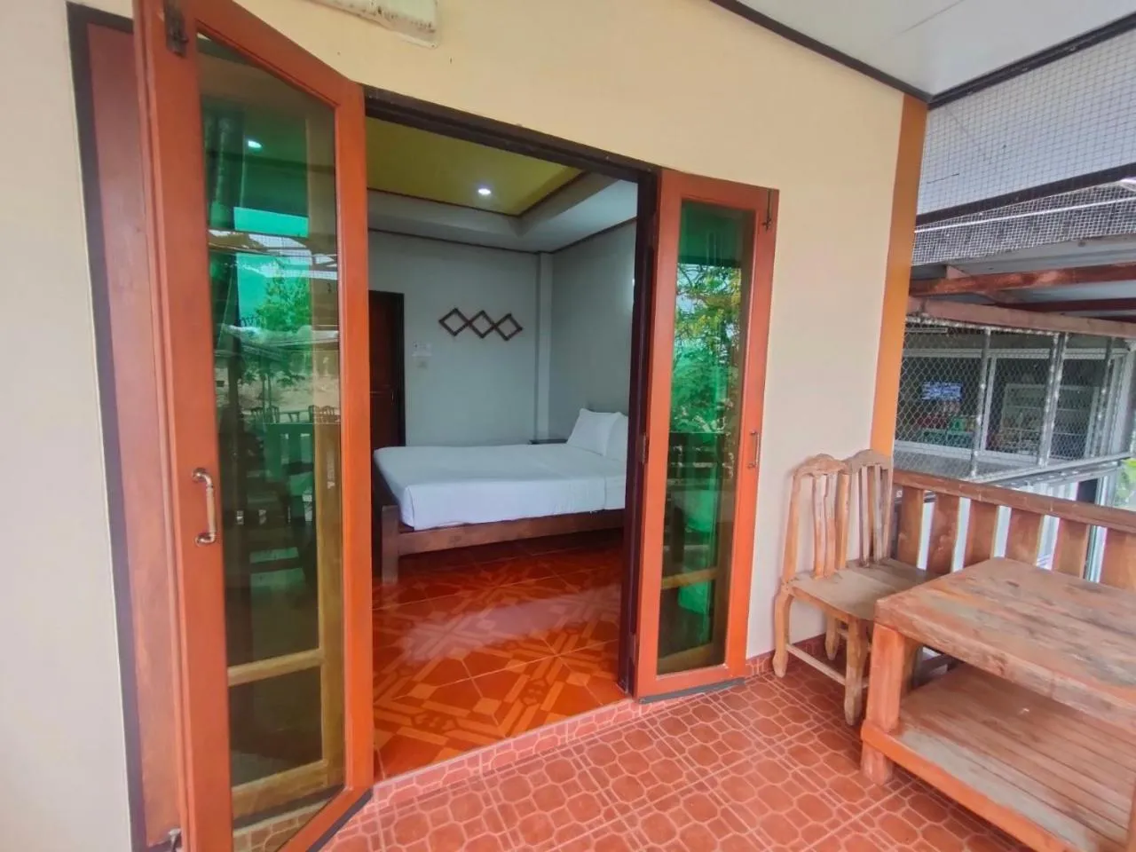 Patio, Bed in Chatchawan Resort