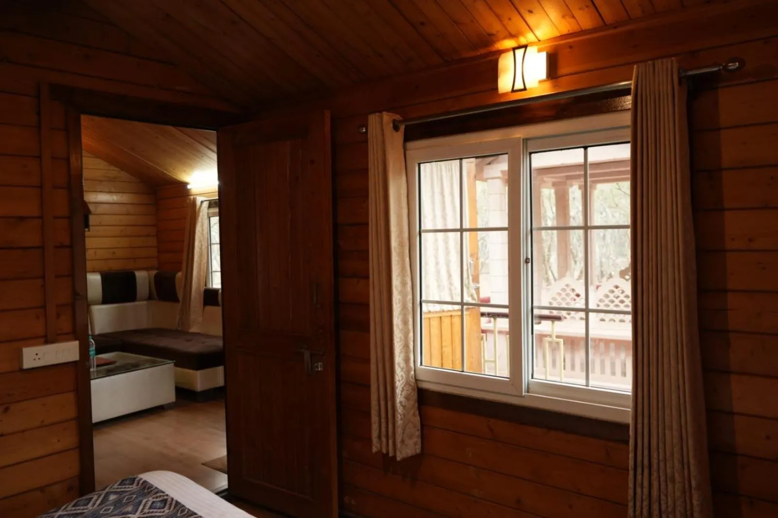 Photo of the whole room, Bed in Namanbagh