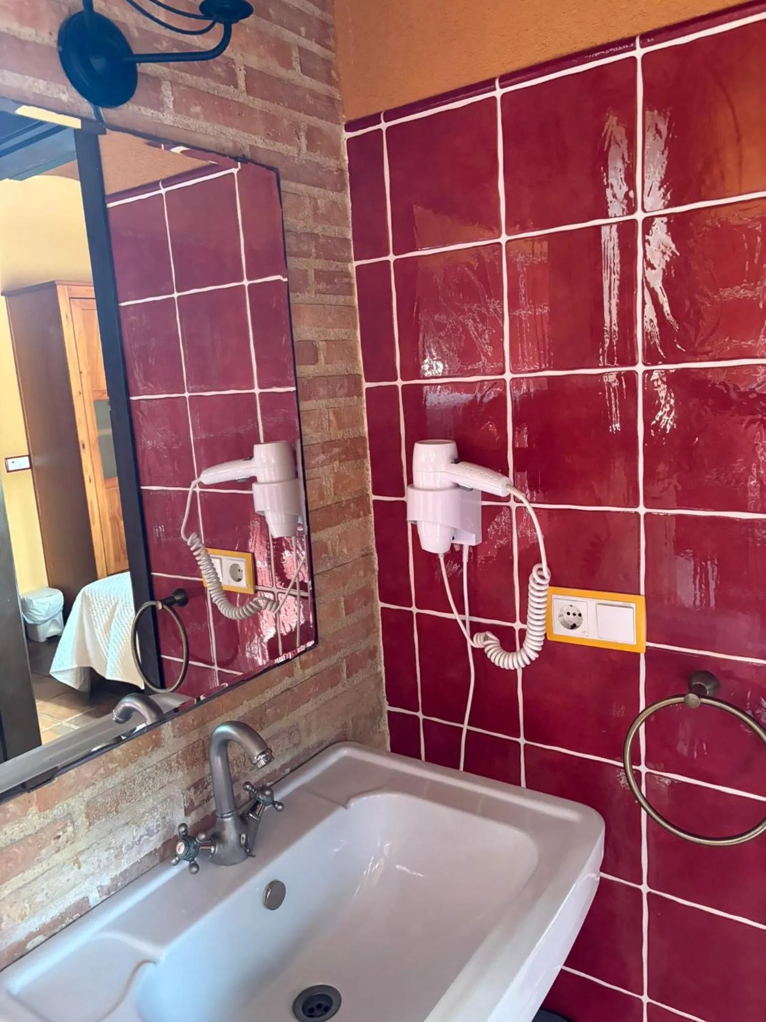 Bathroom in Hostal meson del rey