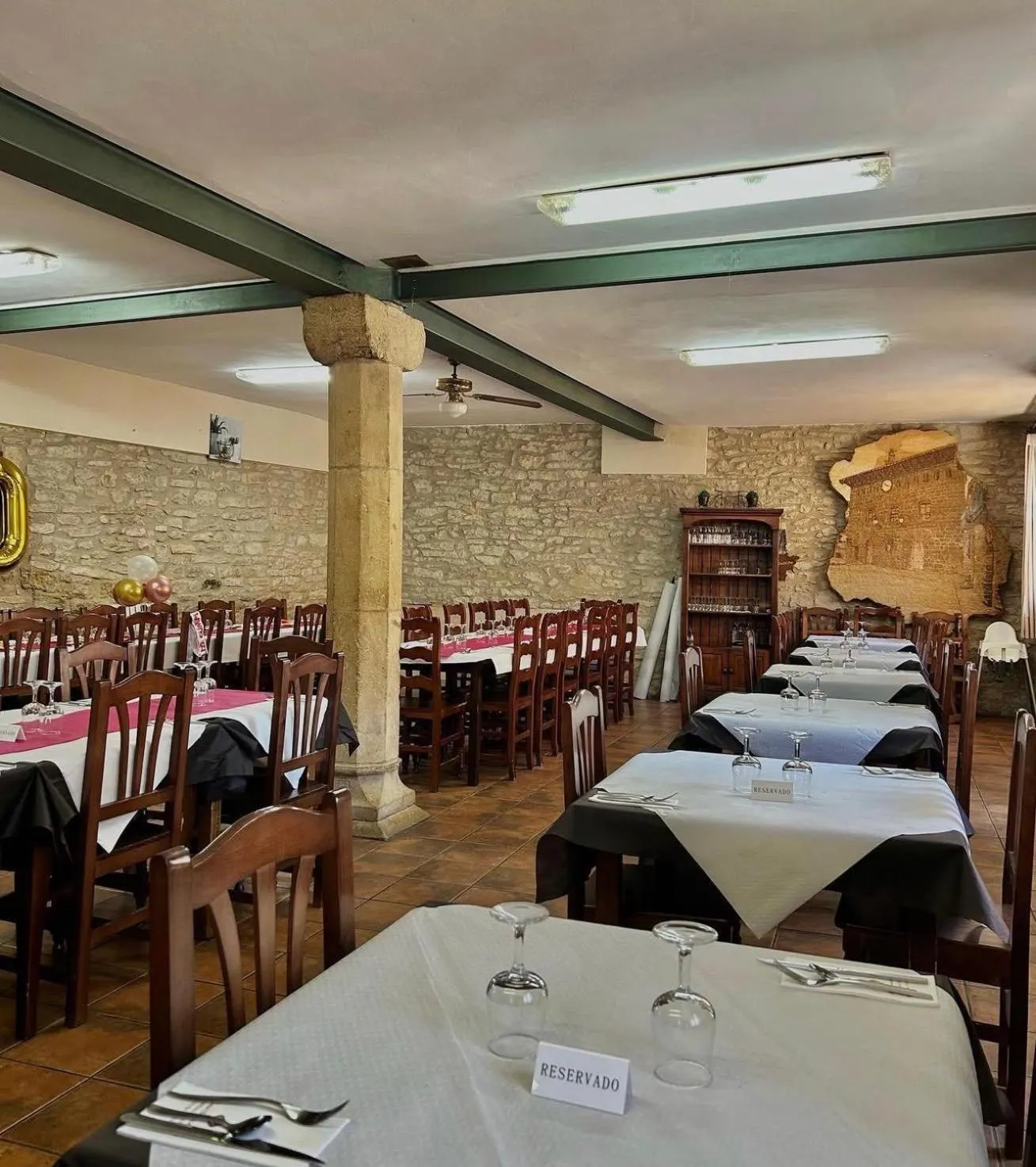 Restaurant/places to eat in Hostal meson del rey