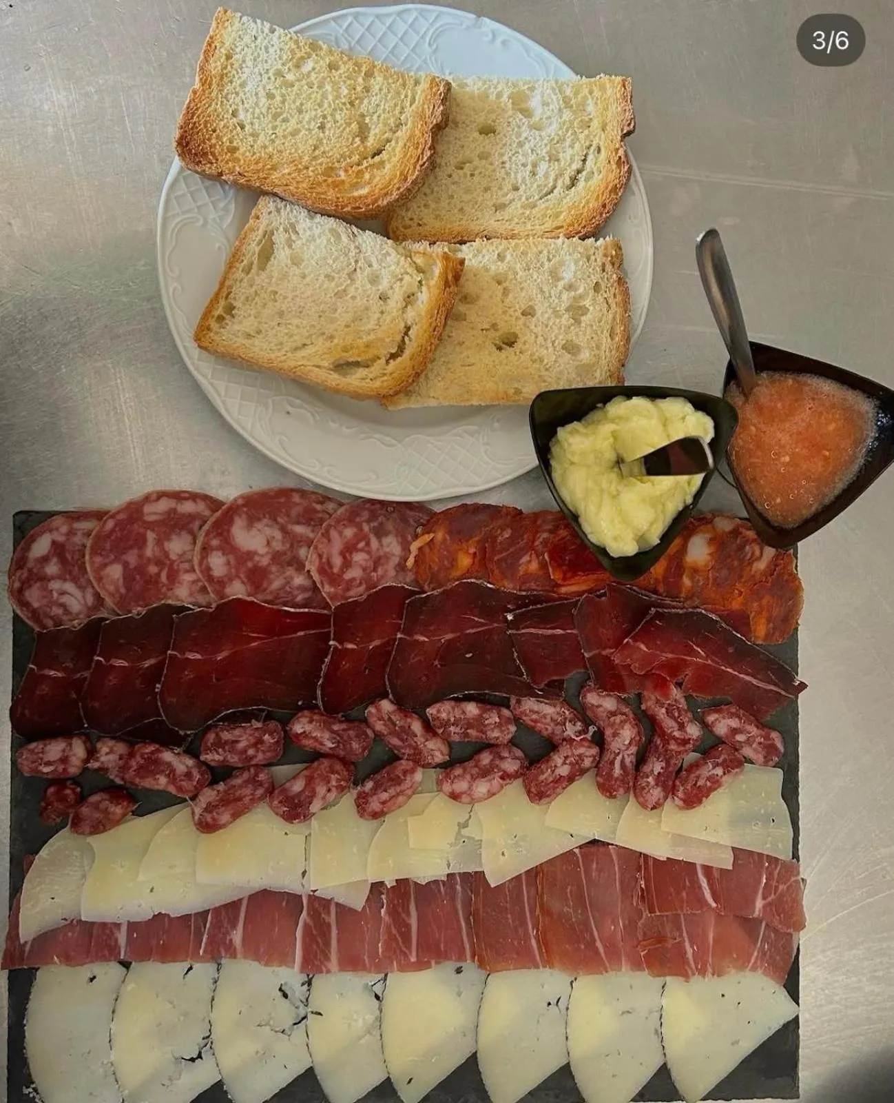 Restaurant/places to eat in Hostal meson del rey