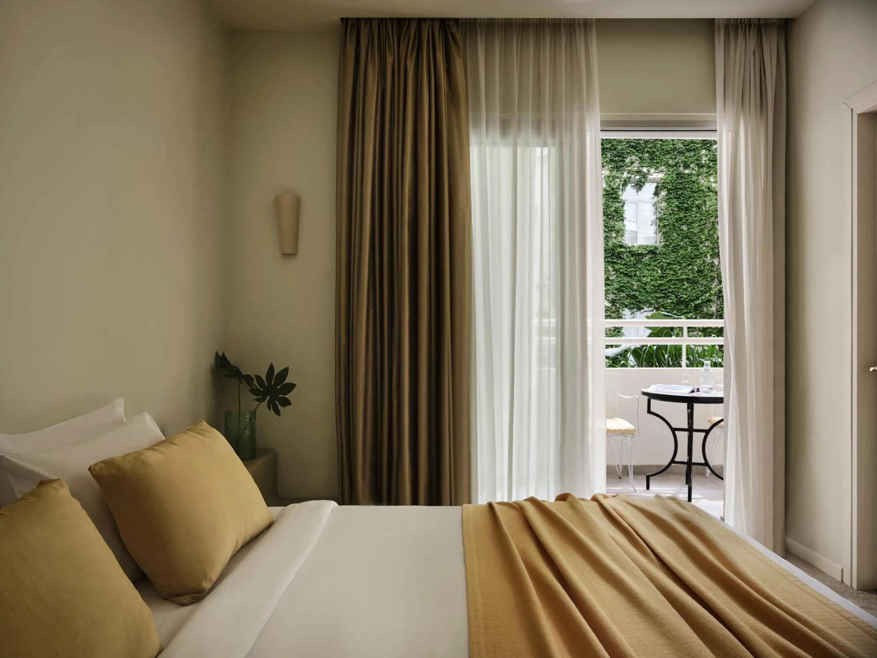 Bedroom, Bed in Apollo Palm Hotel