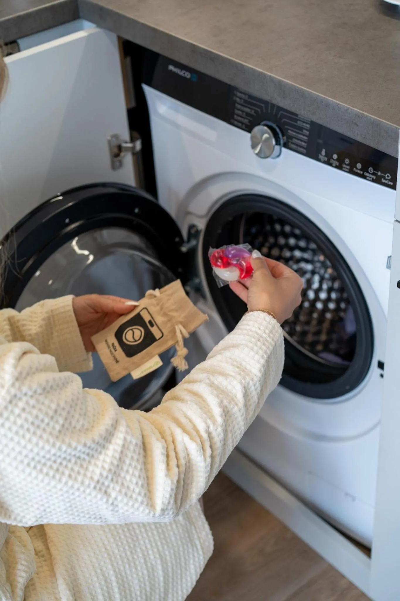 washing machine in Aparthotel Na Klenici